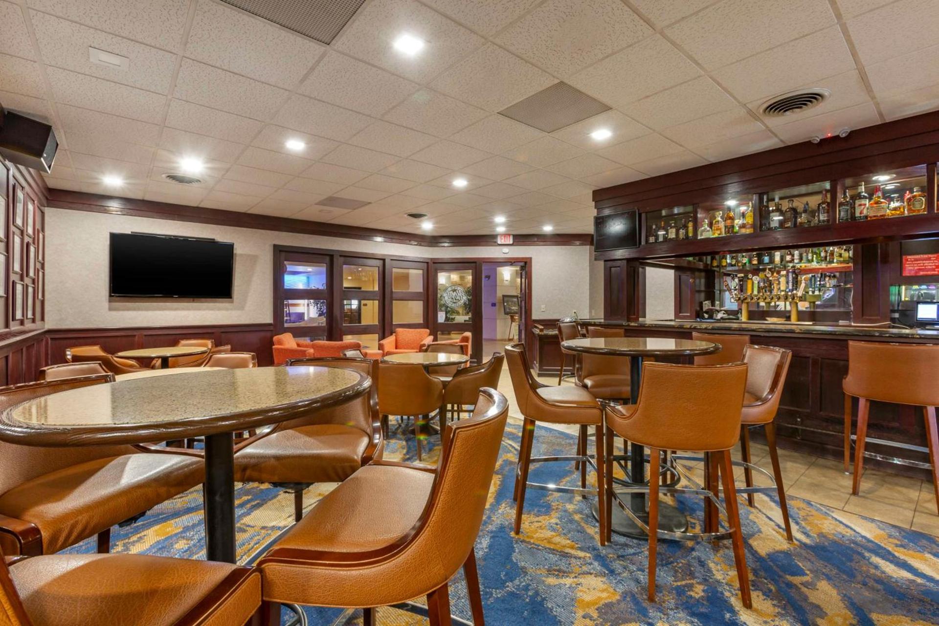 Best Western Plus Butte Plaza Inn photo 40