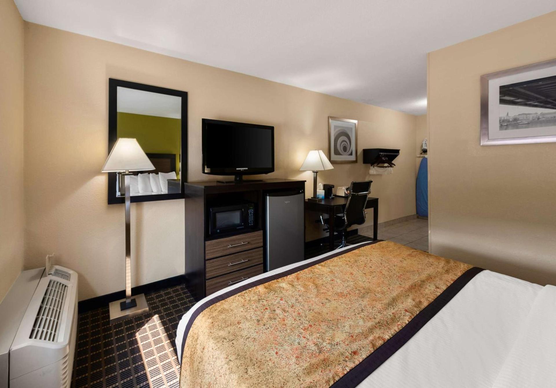 Best Western Adena Inn photo 18