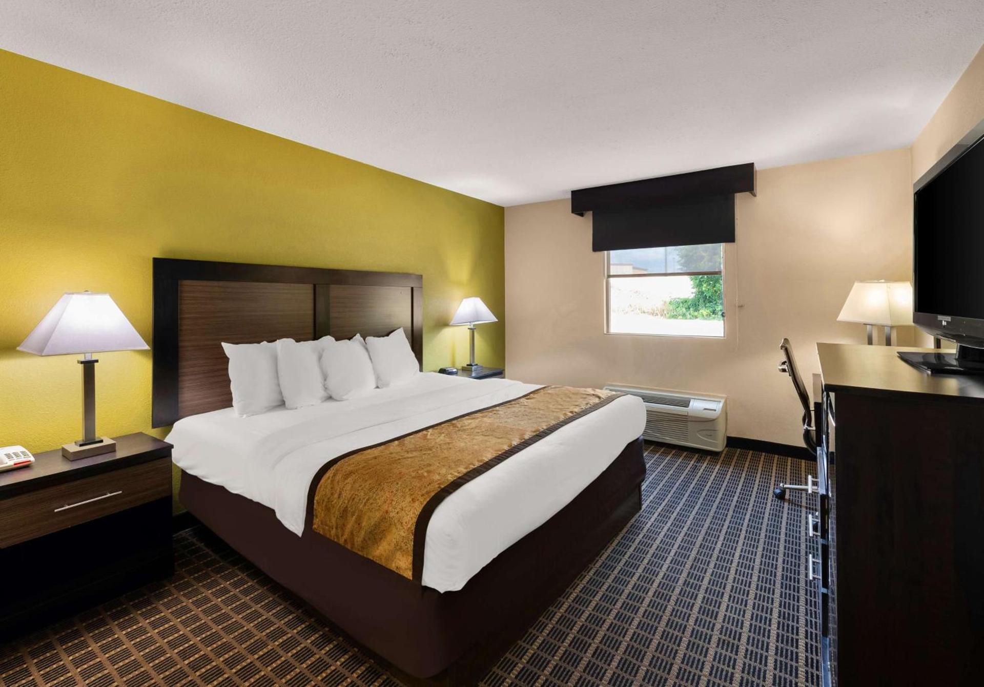 Best Western Adena Inn photo 22