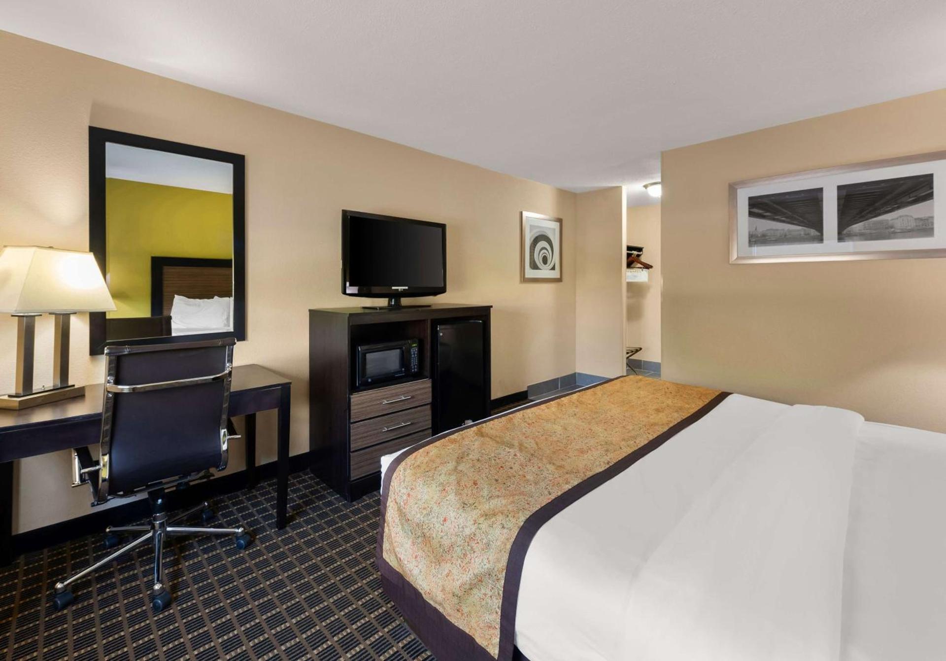 Best Western Adena Inn photo 24