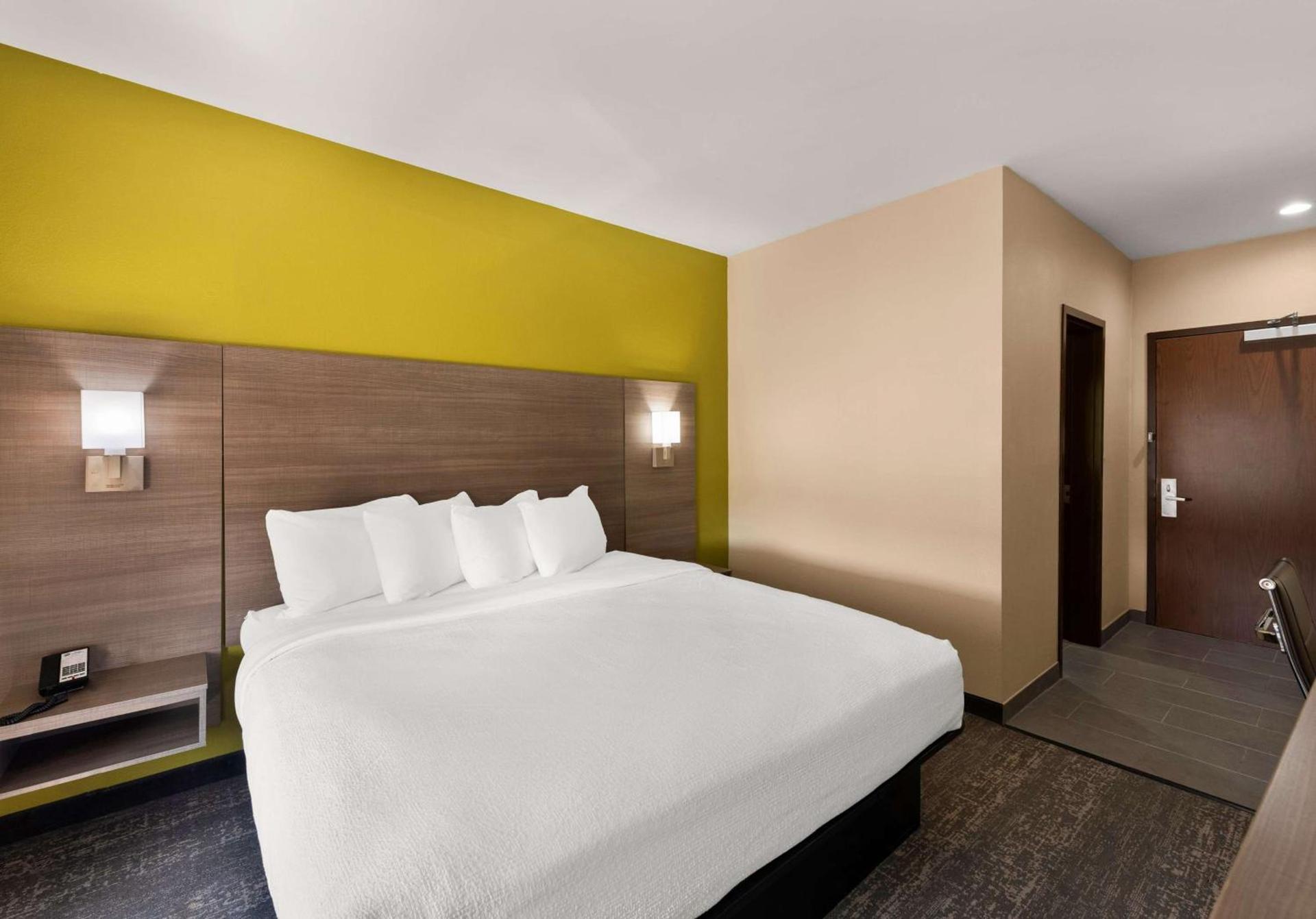 Best Western Adena Inn photo 28