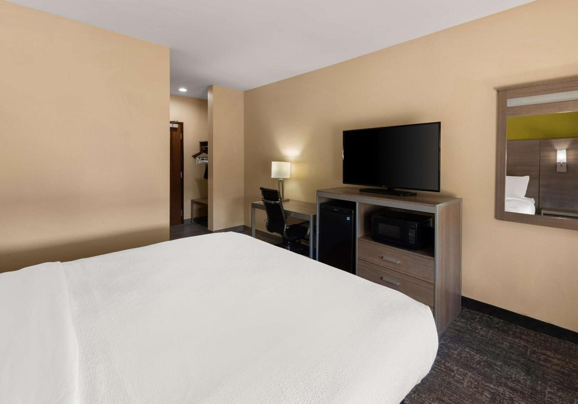 Best Western Adena Inn photo 33