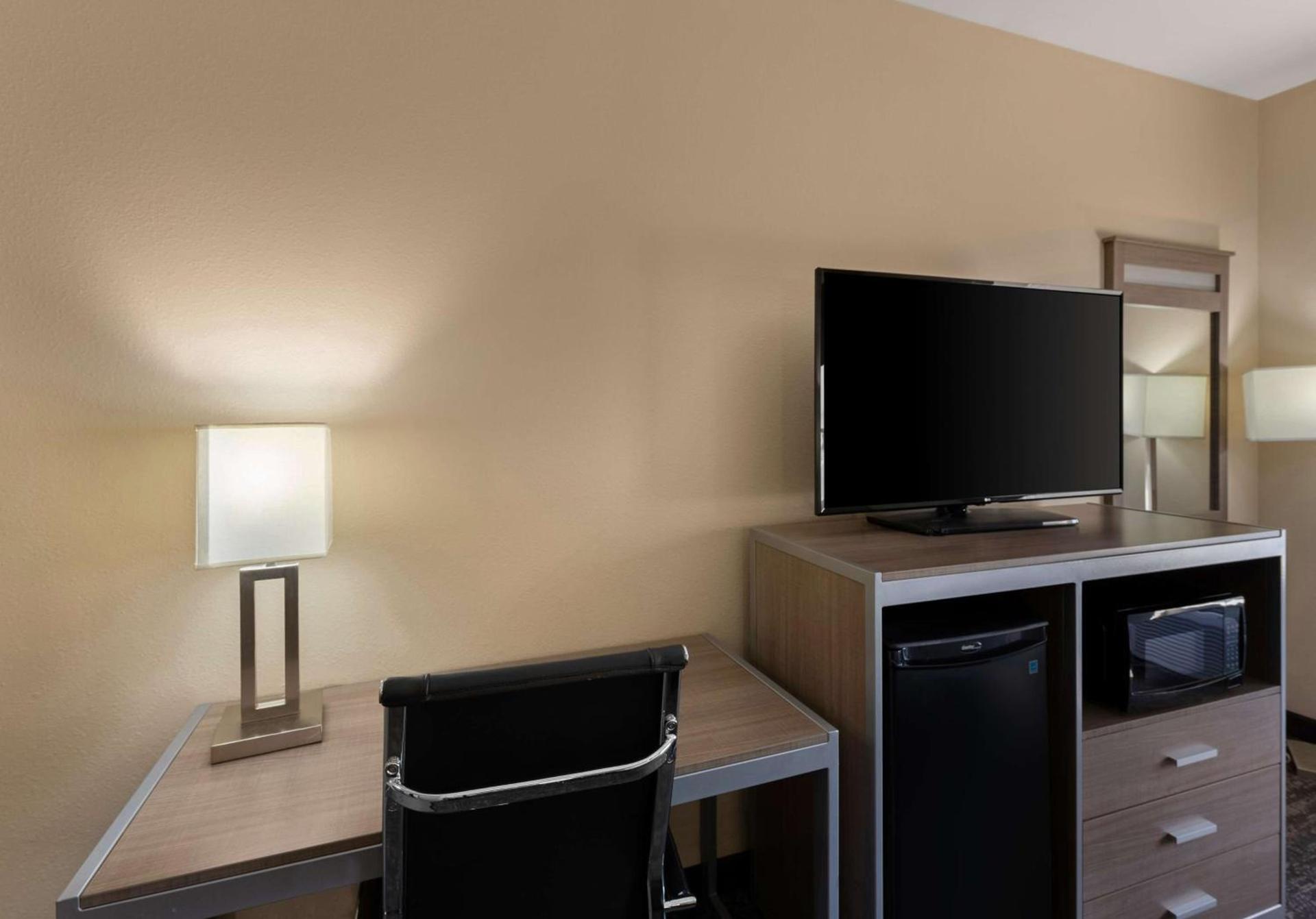 Best Western Adena Inn photo 35