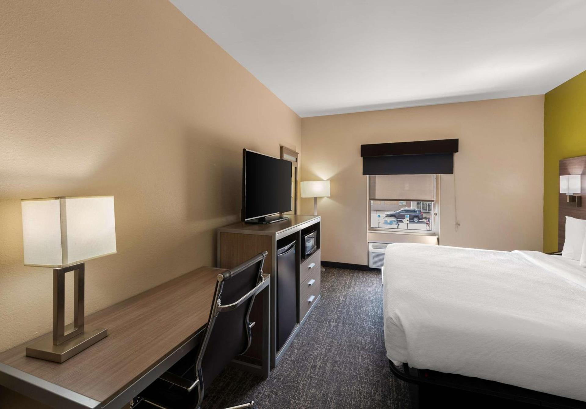 Best Western Adena Inn photo 38