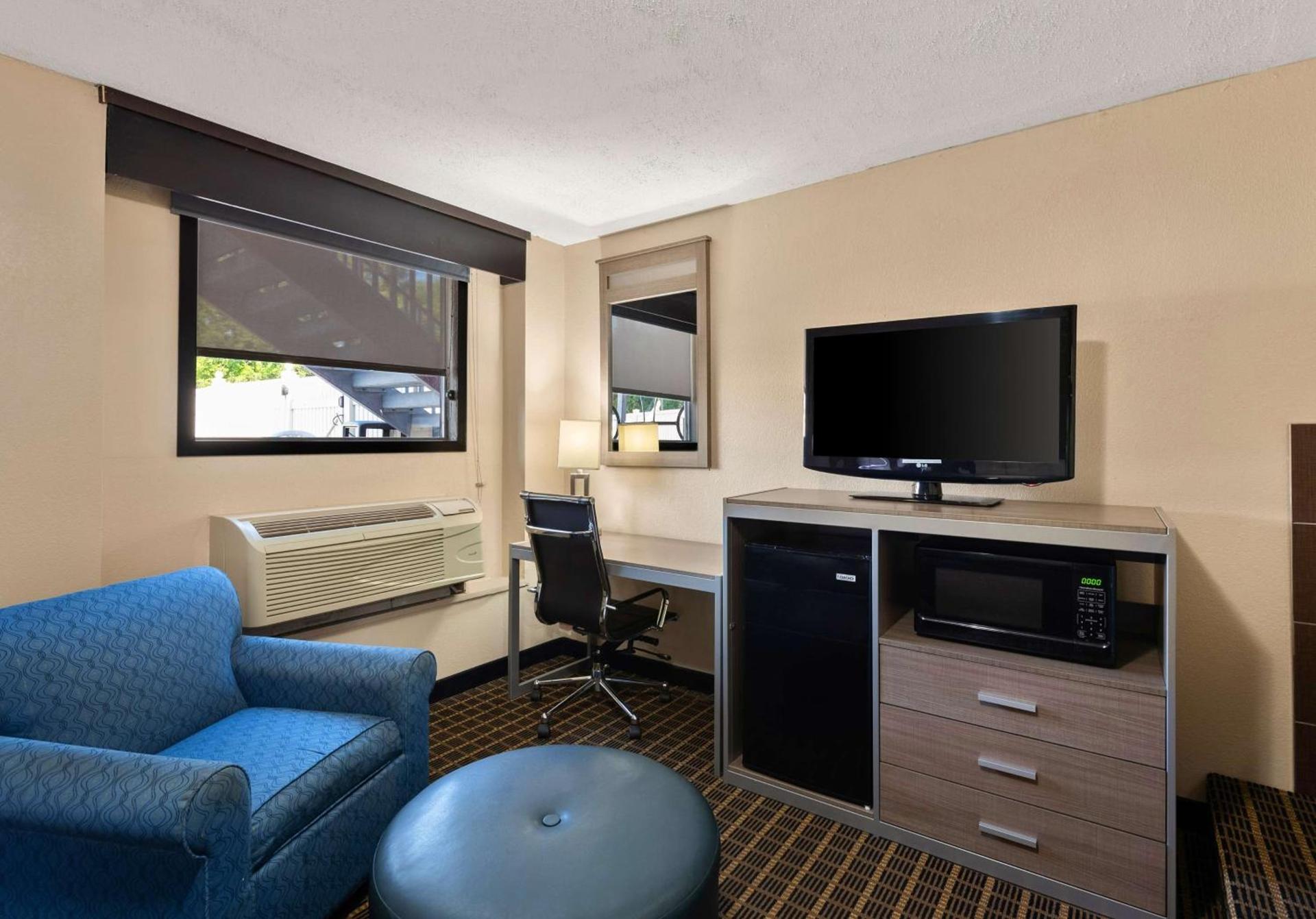 Best Western Adena Inn photo 40
