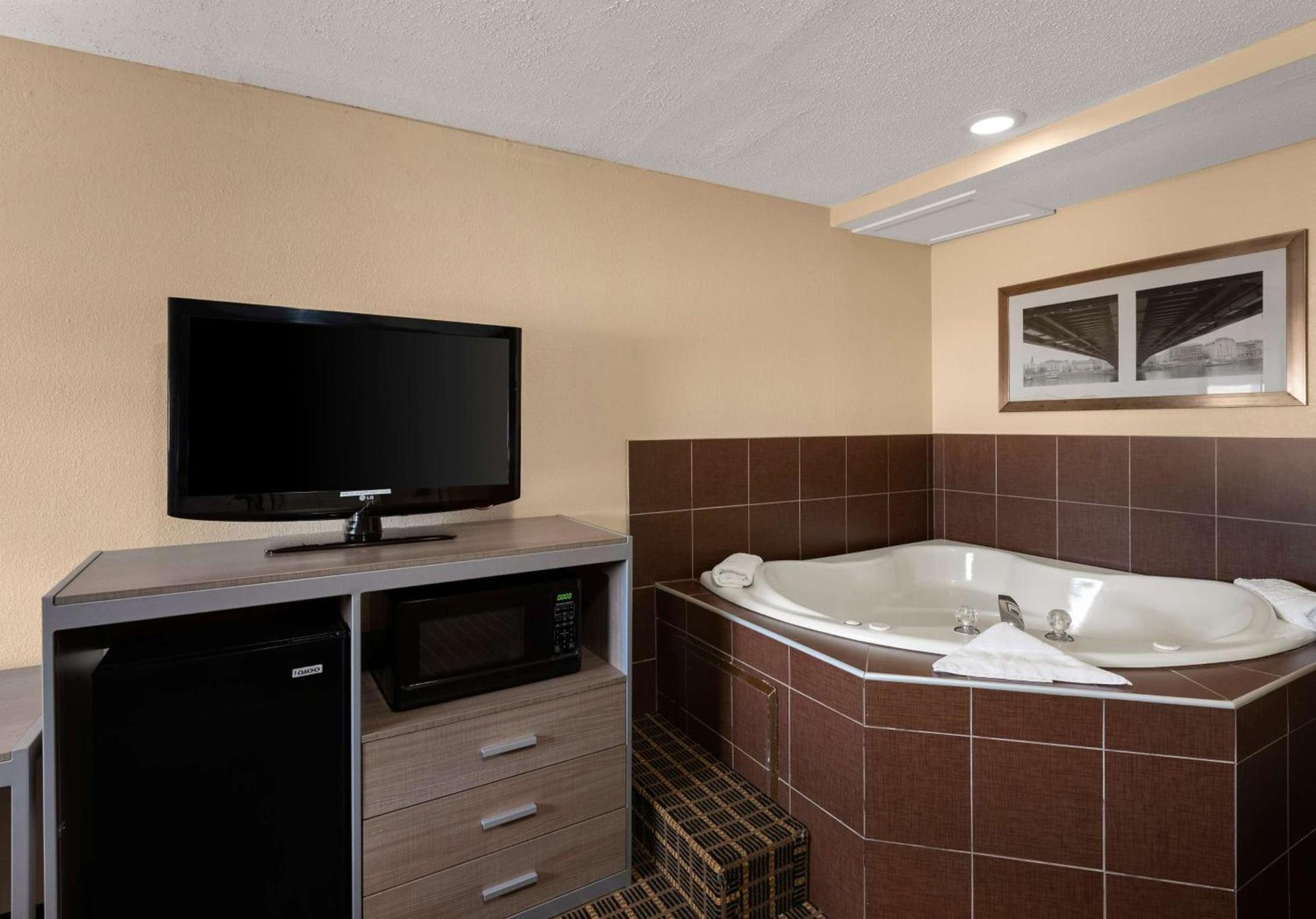 Best Western Adena Inn photo 3