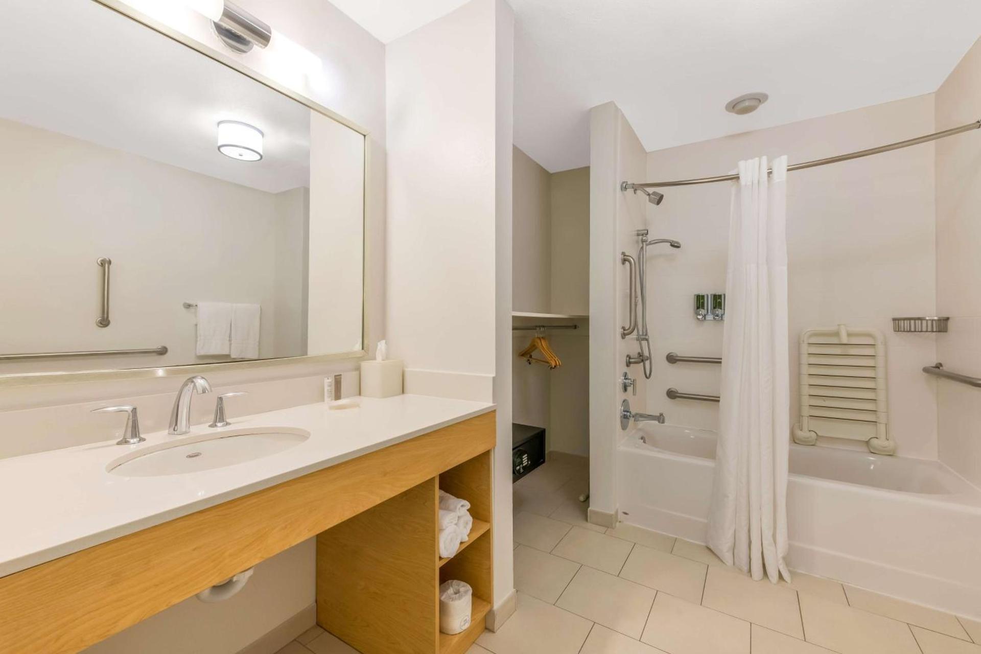 Sonesta ES Suites Charlotte Arrowood photo 5