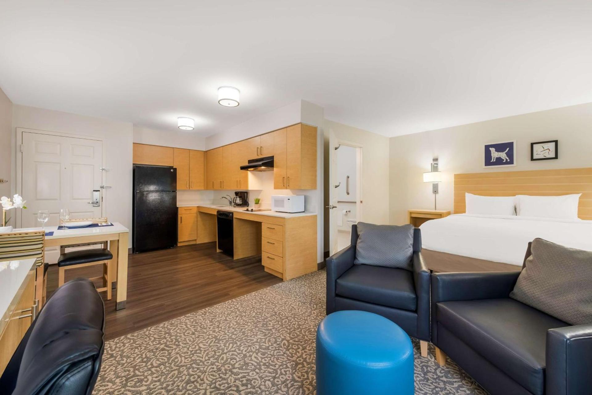 Sonesta ES Suites Charlotte Arrowood photo 8