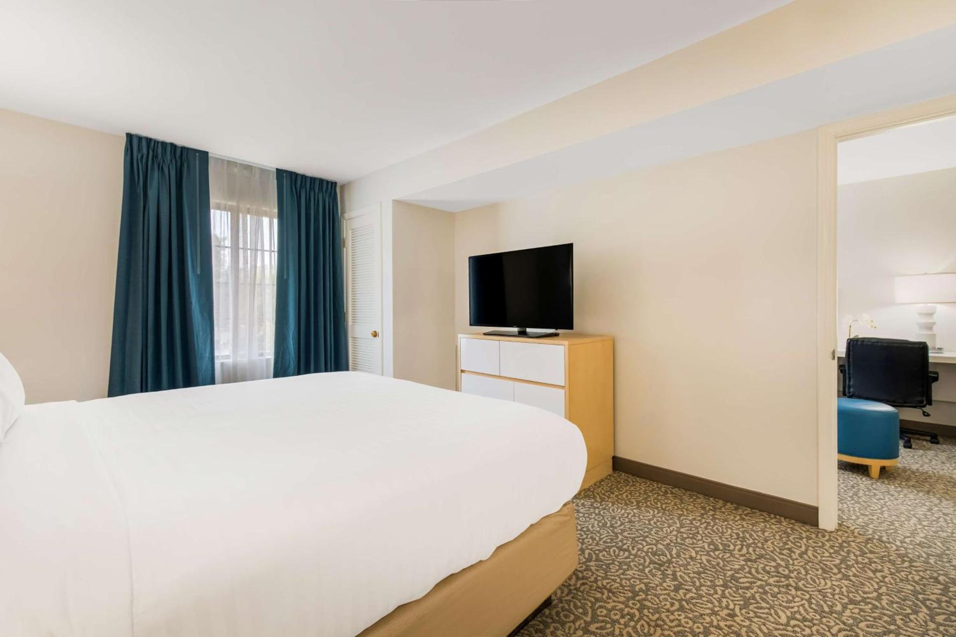 Sonesta ES Suites Charlotte Arrowood photo 16