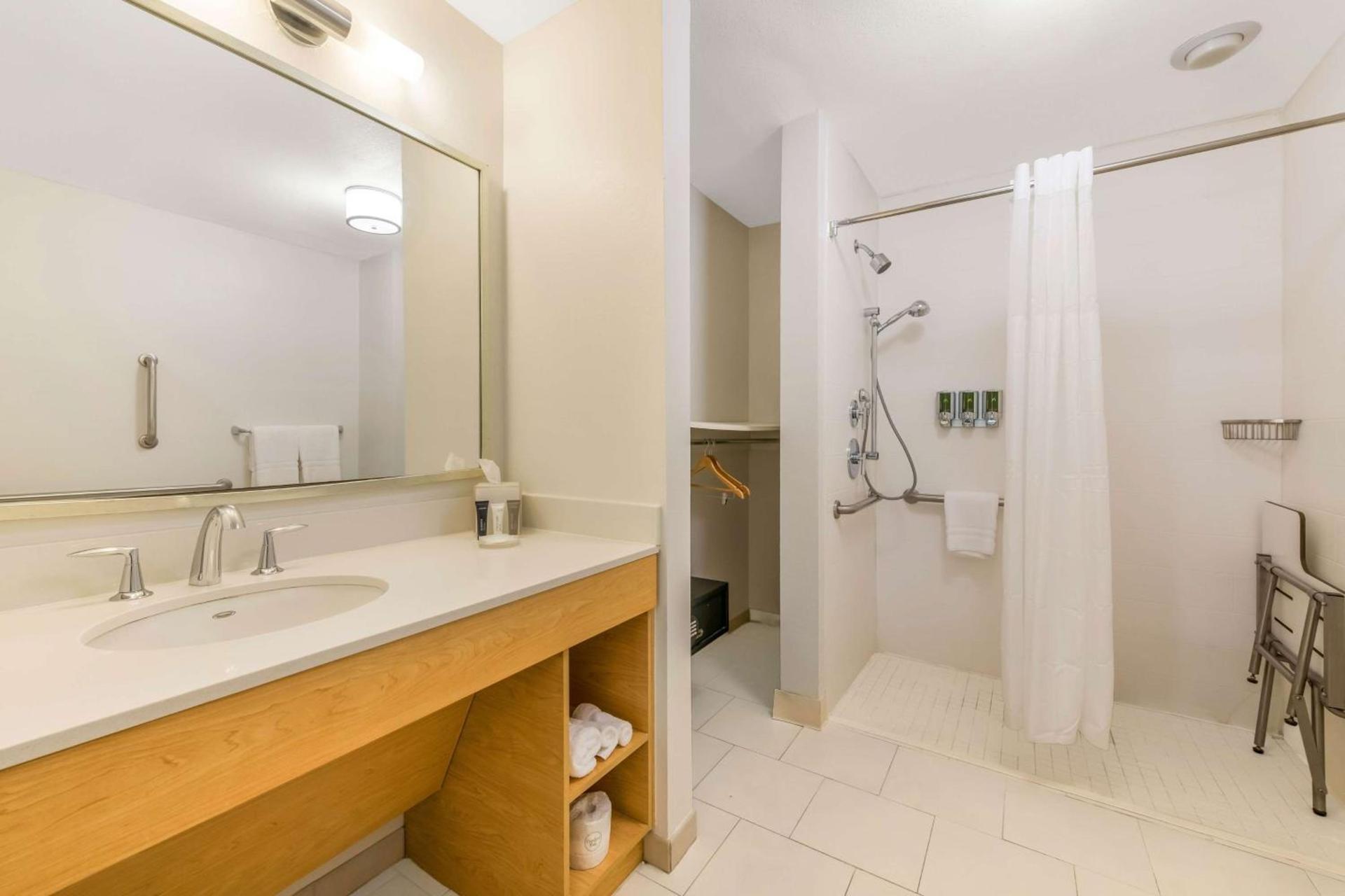 Sonesta ES Suites Charlotte Arrowood photo 20