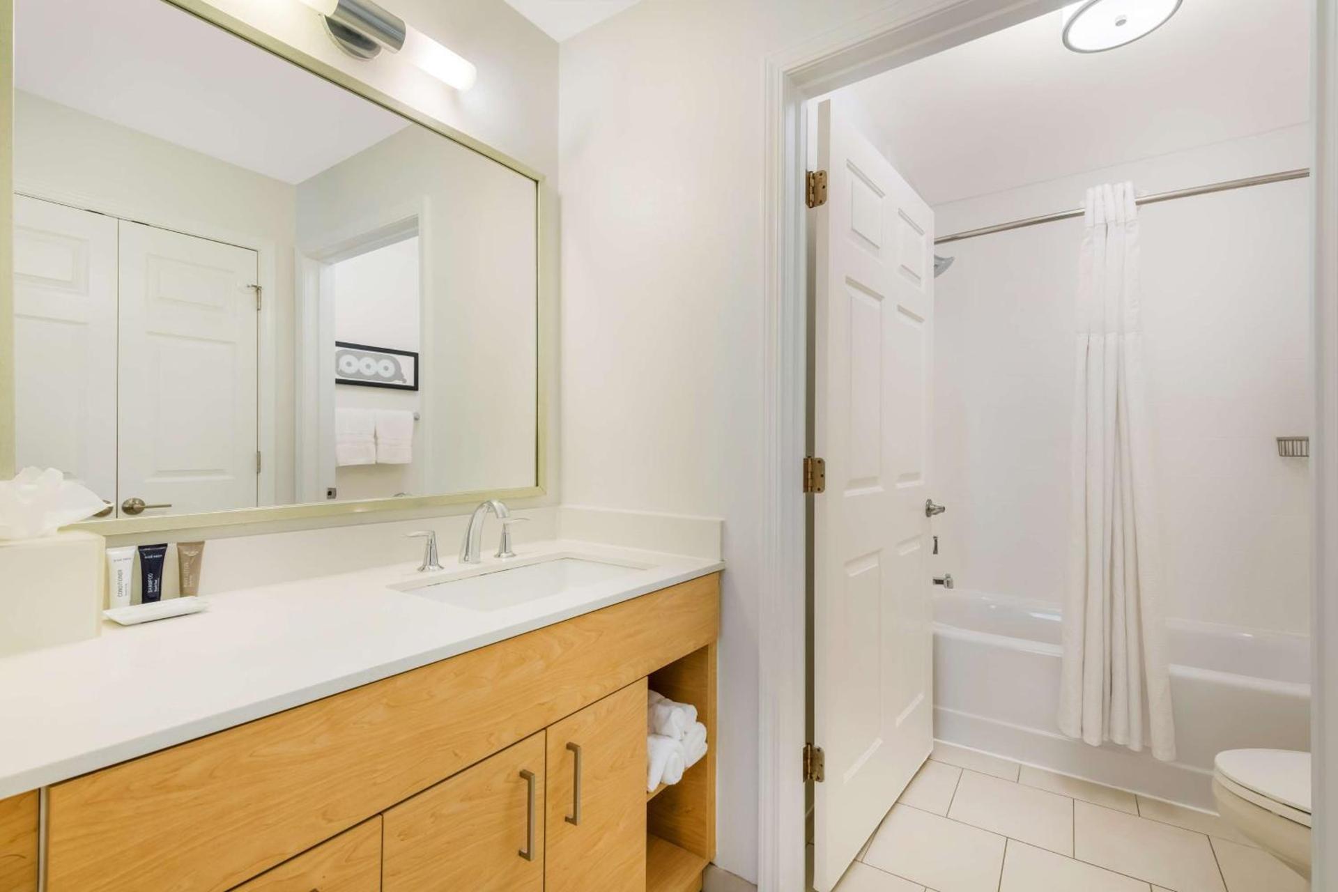 Sonesta ES Suites Charlotte Arrowood photo 21