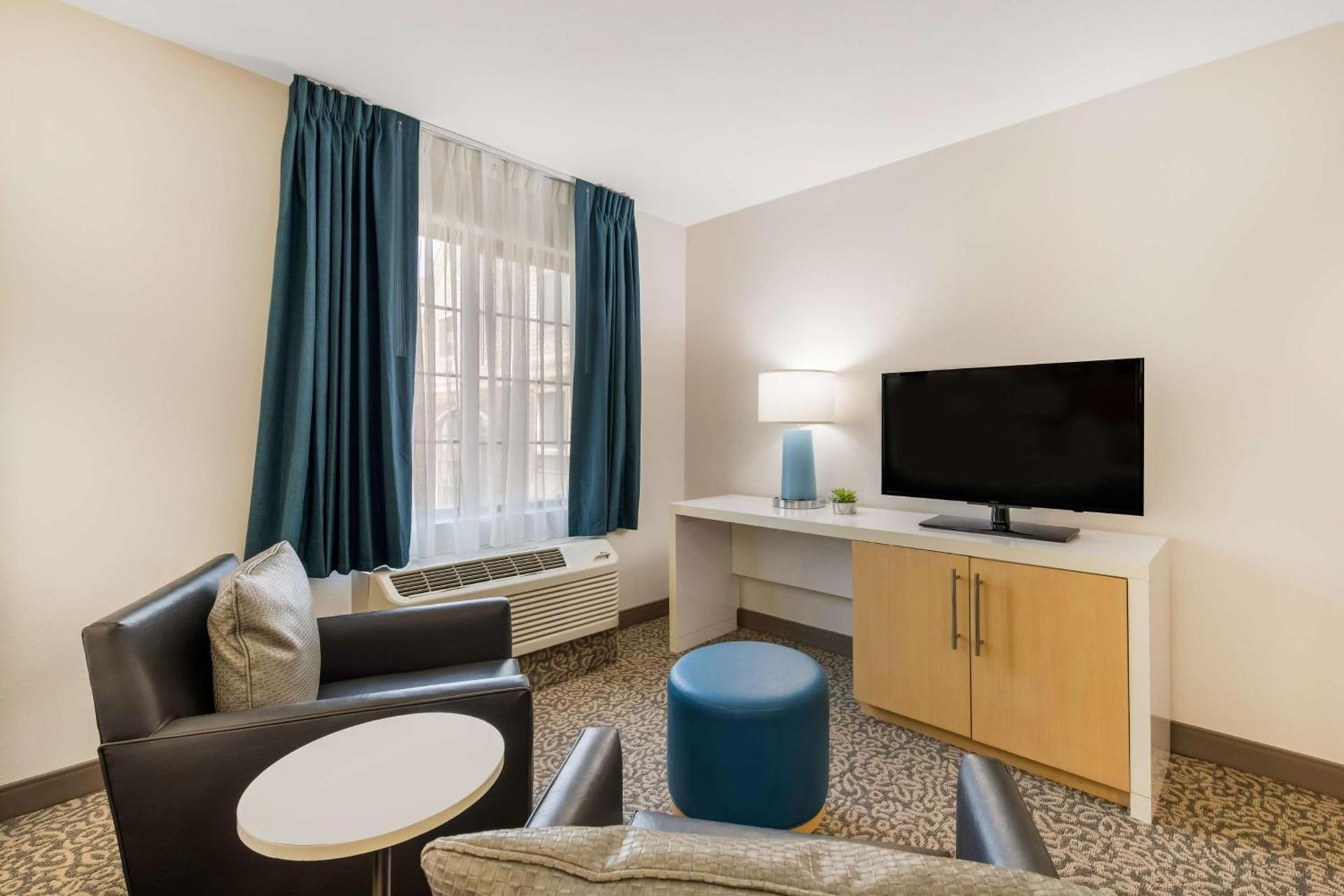 Sonesta ES Suites Charlotte Arrowood photo 24
