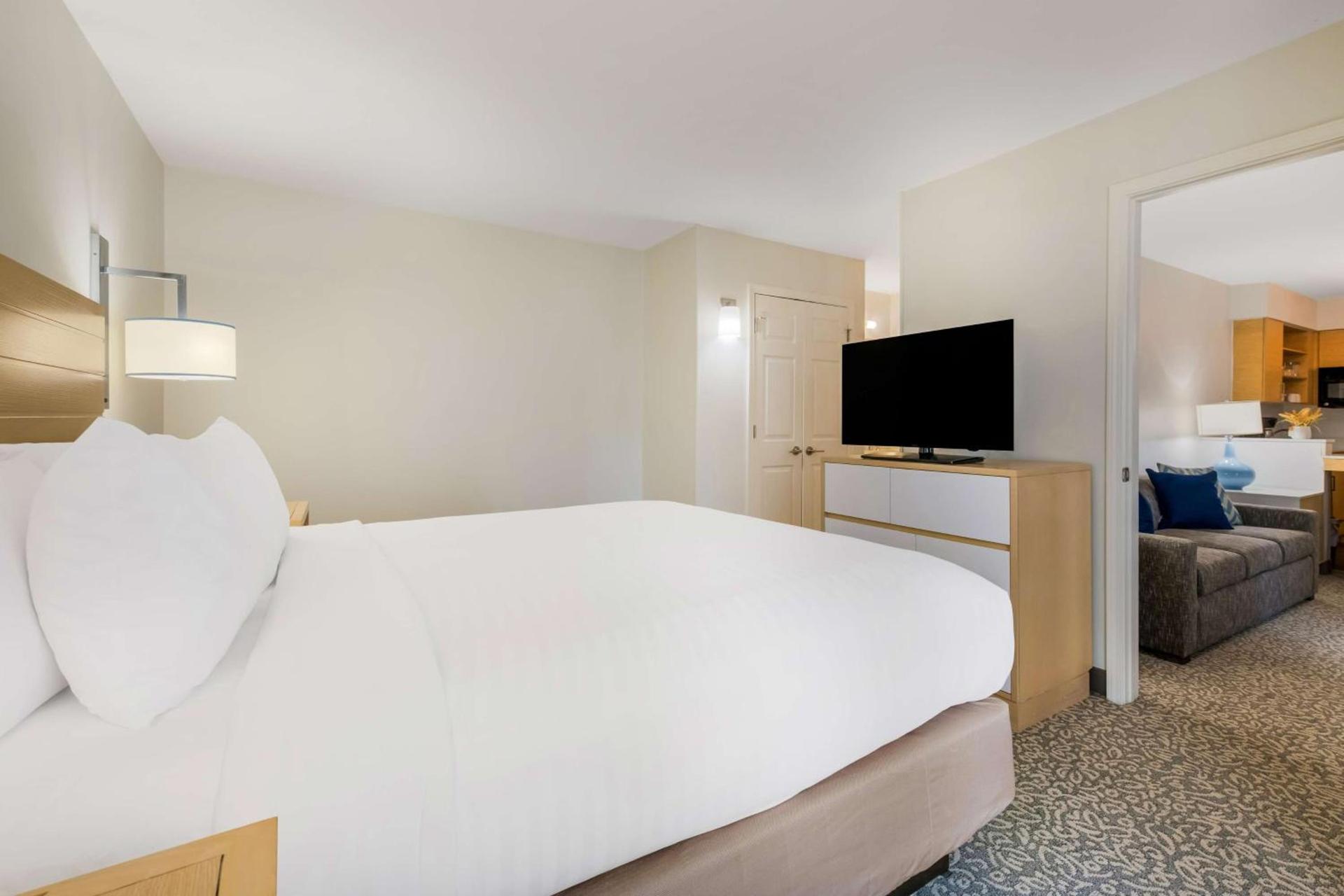 Sonesta ES Suites Charlotte Arrowood photo 32