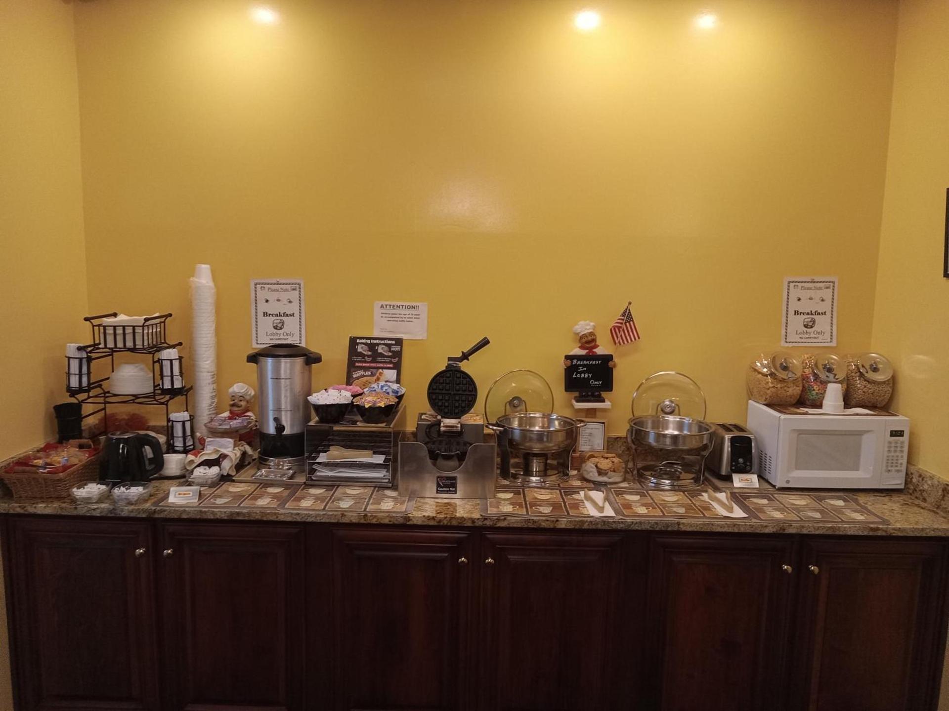 Country Hearth Inn-Union City photo 6