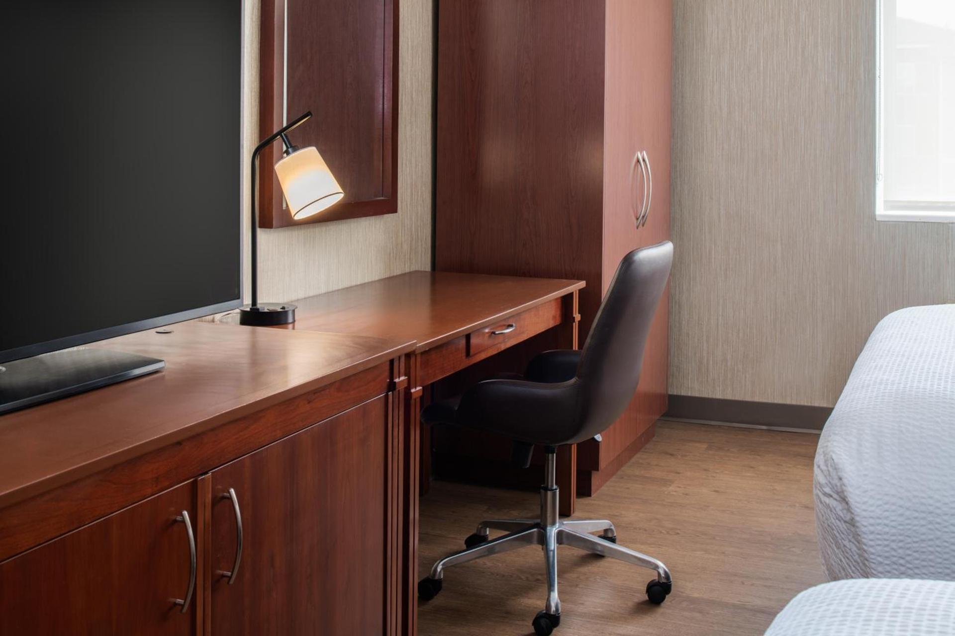 Four Points by Sheraton Bellingham Hotel & Conference Center photo 4