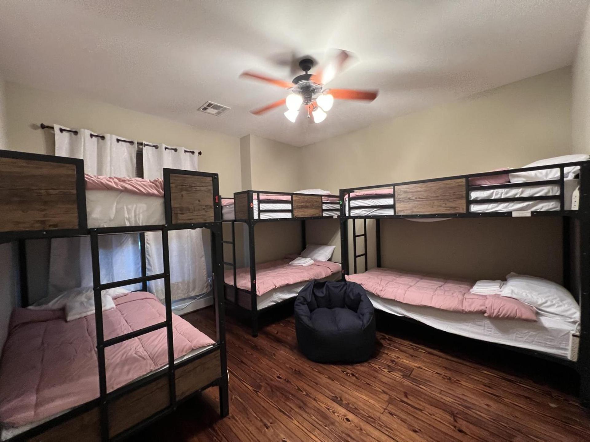 MyCrib Houston Hostel photo 17
