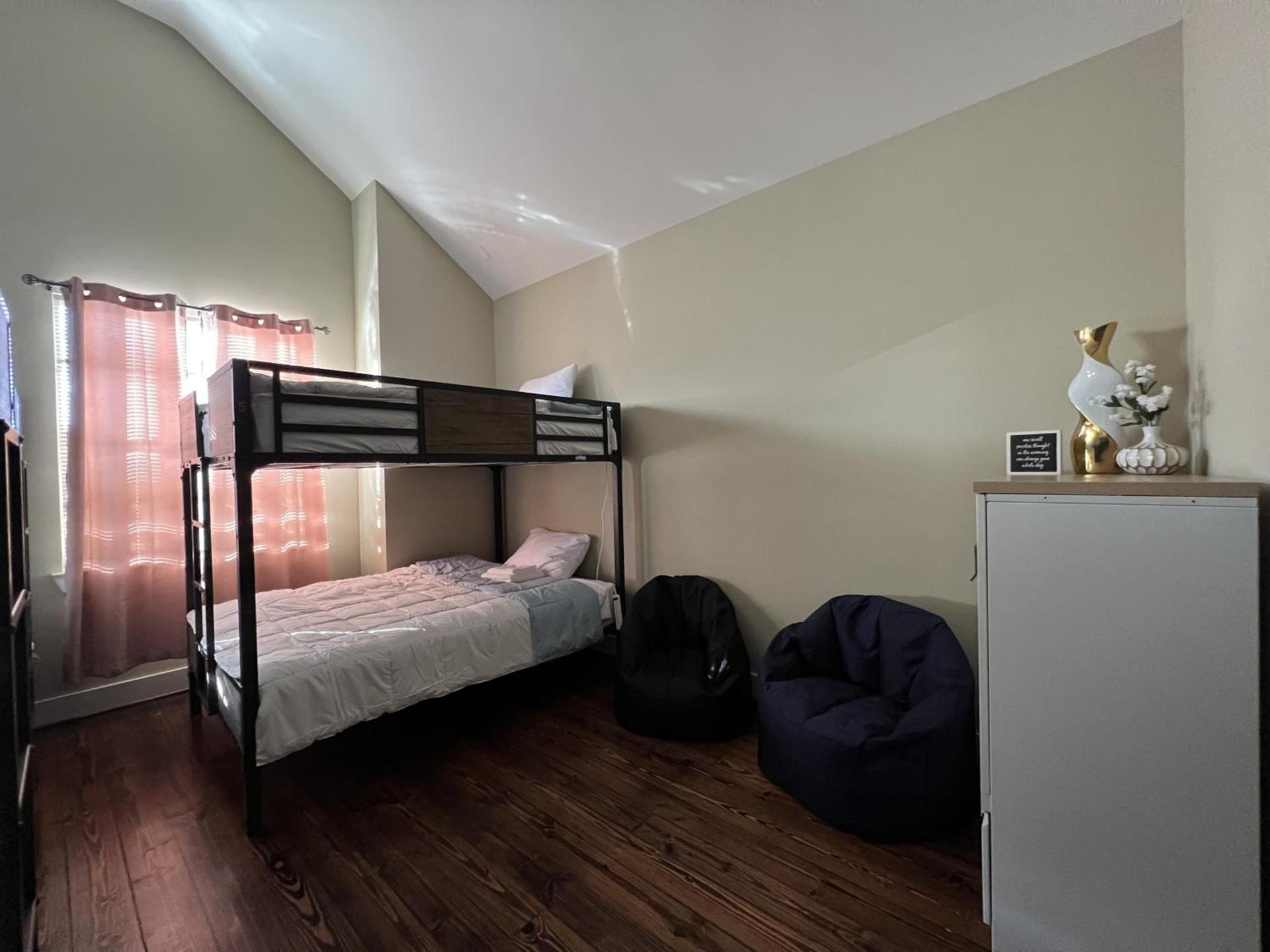 MyCrib Houston Hostel photo 16