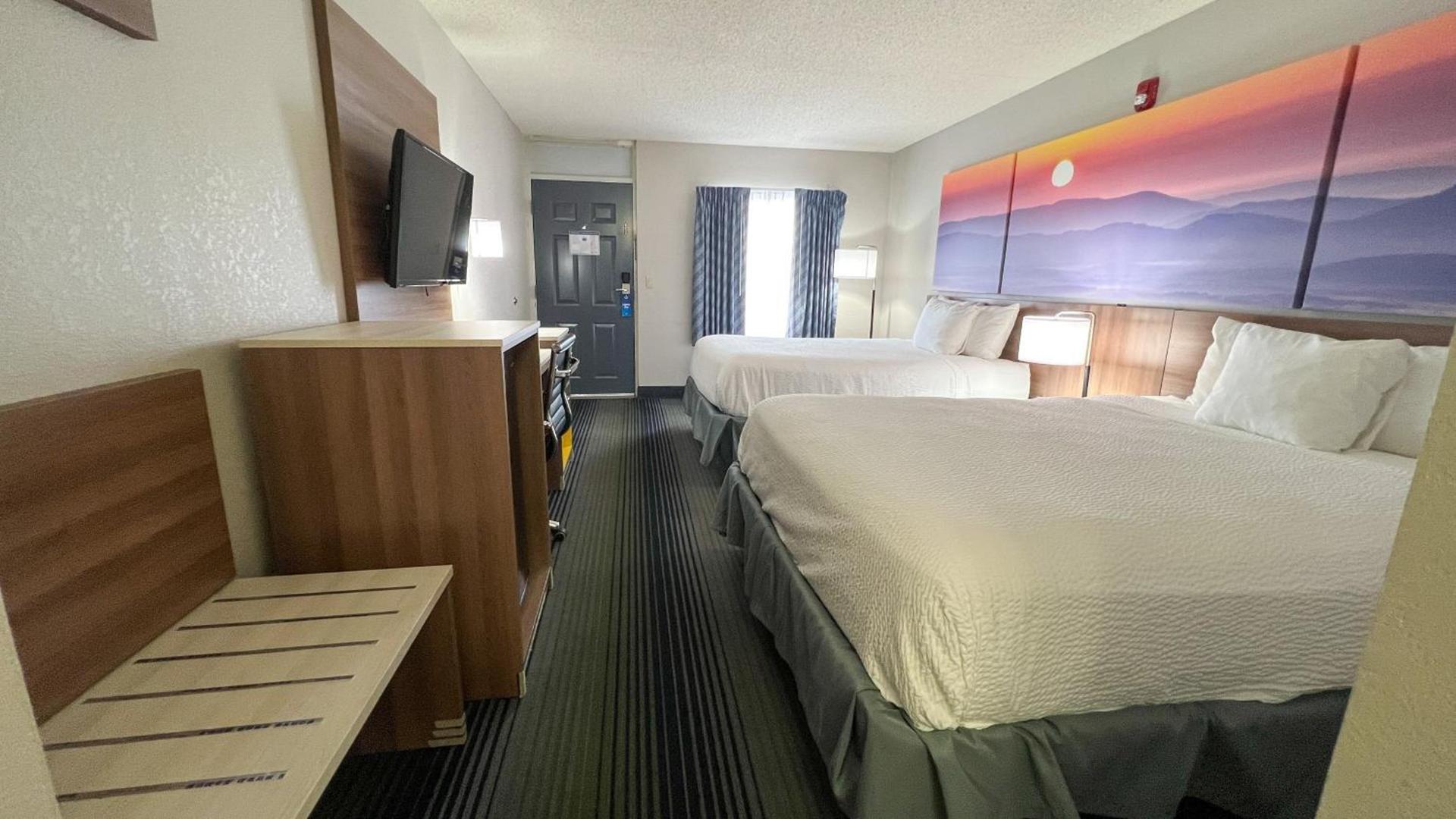 Days Inn by Wyndham Harrison photo 45