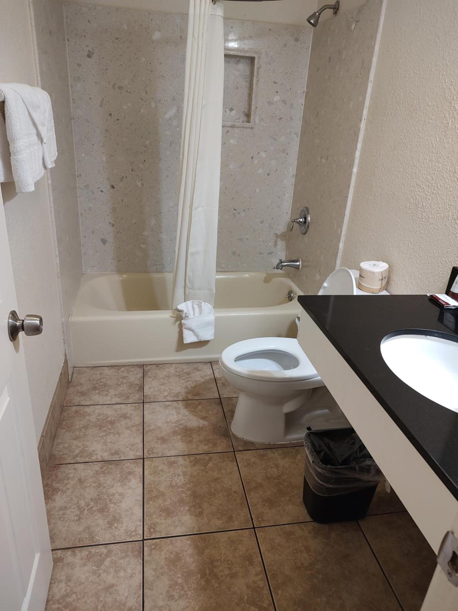 Economy Inn Richmond photo 55