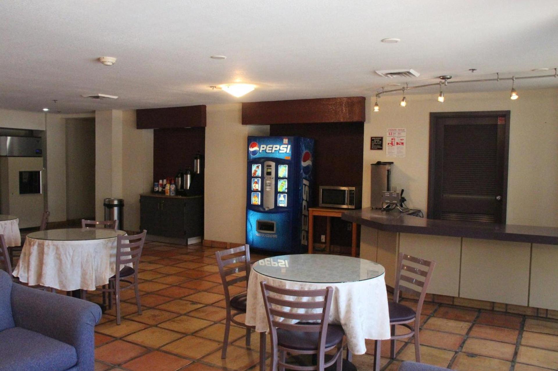 Red Roof Inn Pharr - McAllen photo 23