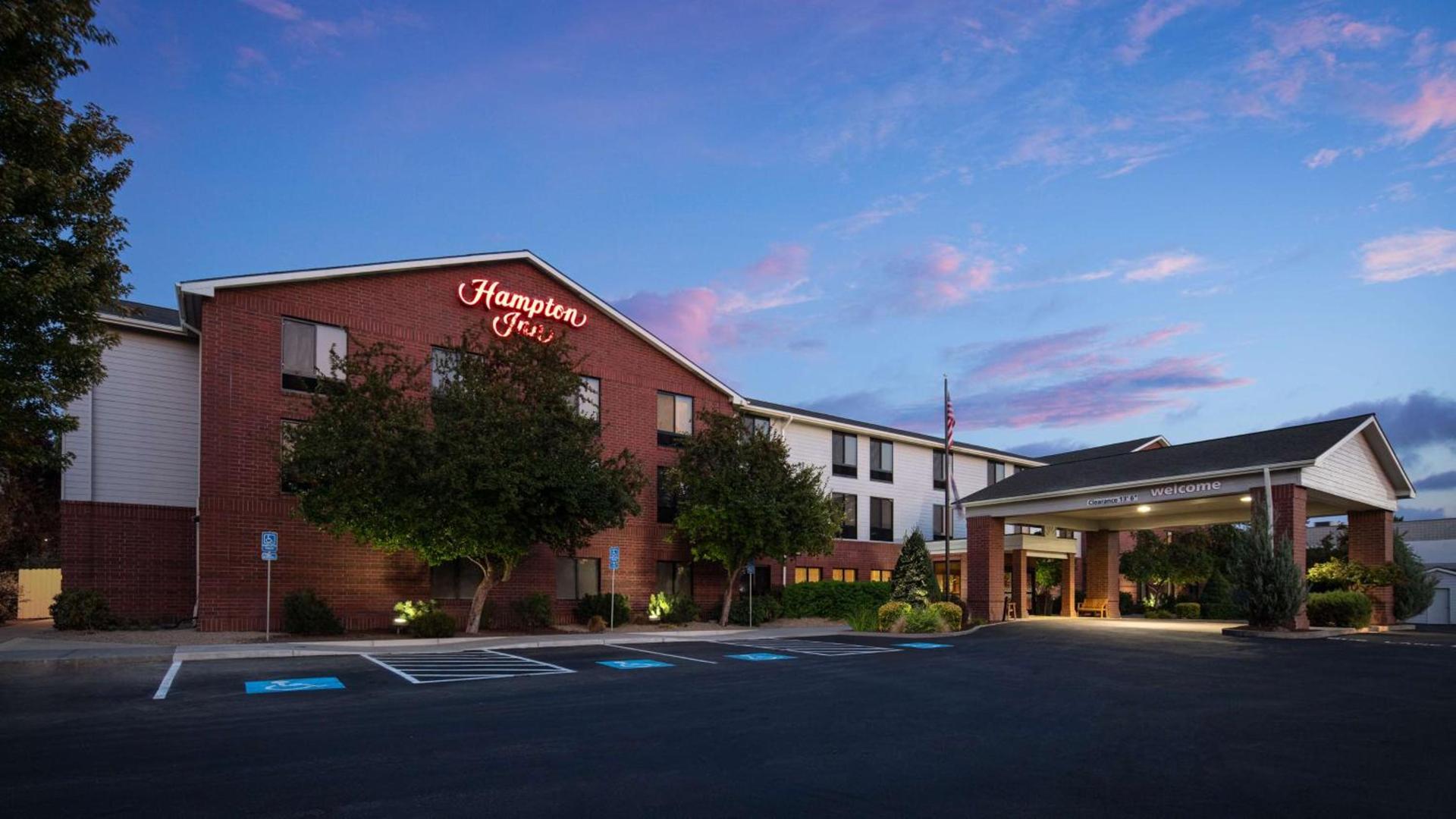 Hampton Inn Medford photo 3
