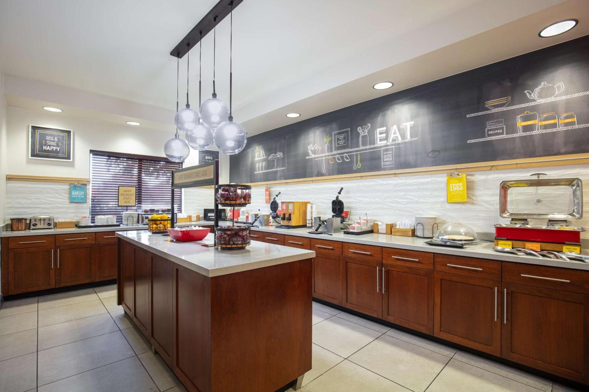 Hampton Inn Medford photo 24