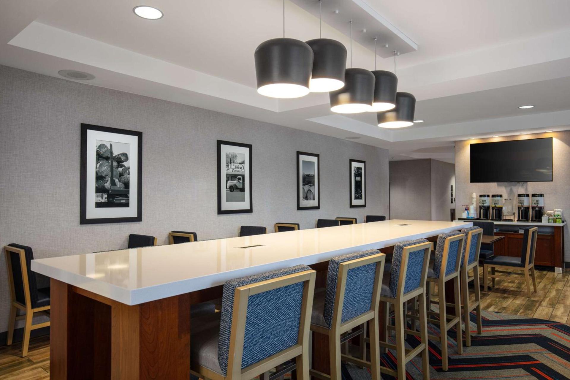 Hampton Inn Medford photo 26