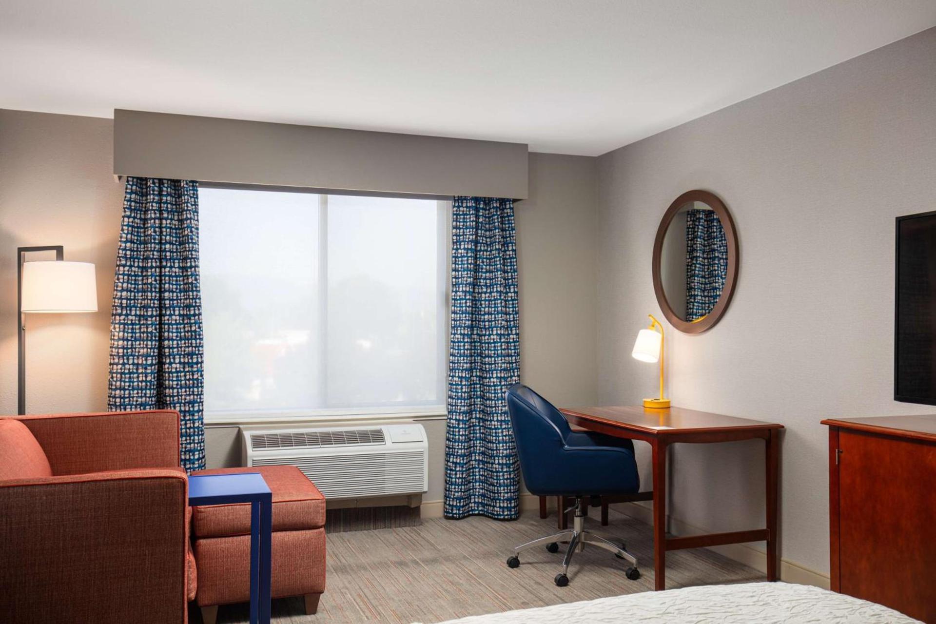 Hampton Inn Medford photo 11
