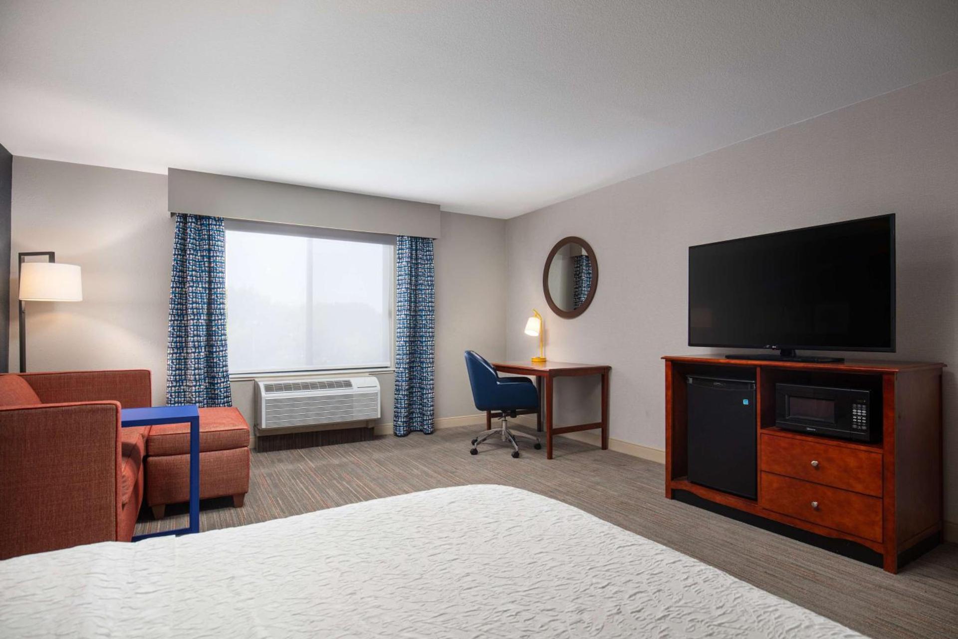 Hampton Inn Medford photo 12
