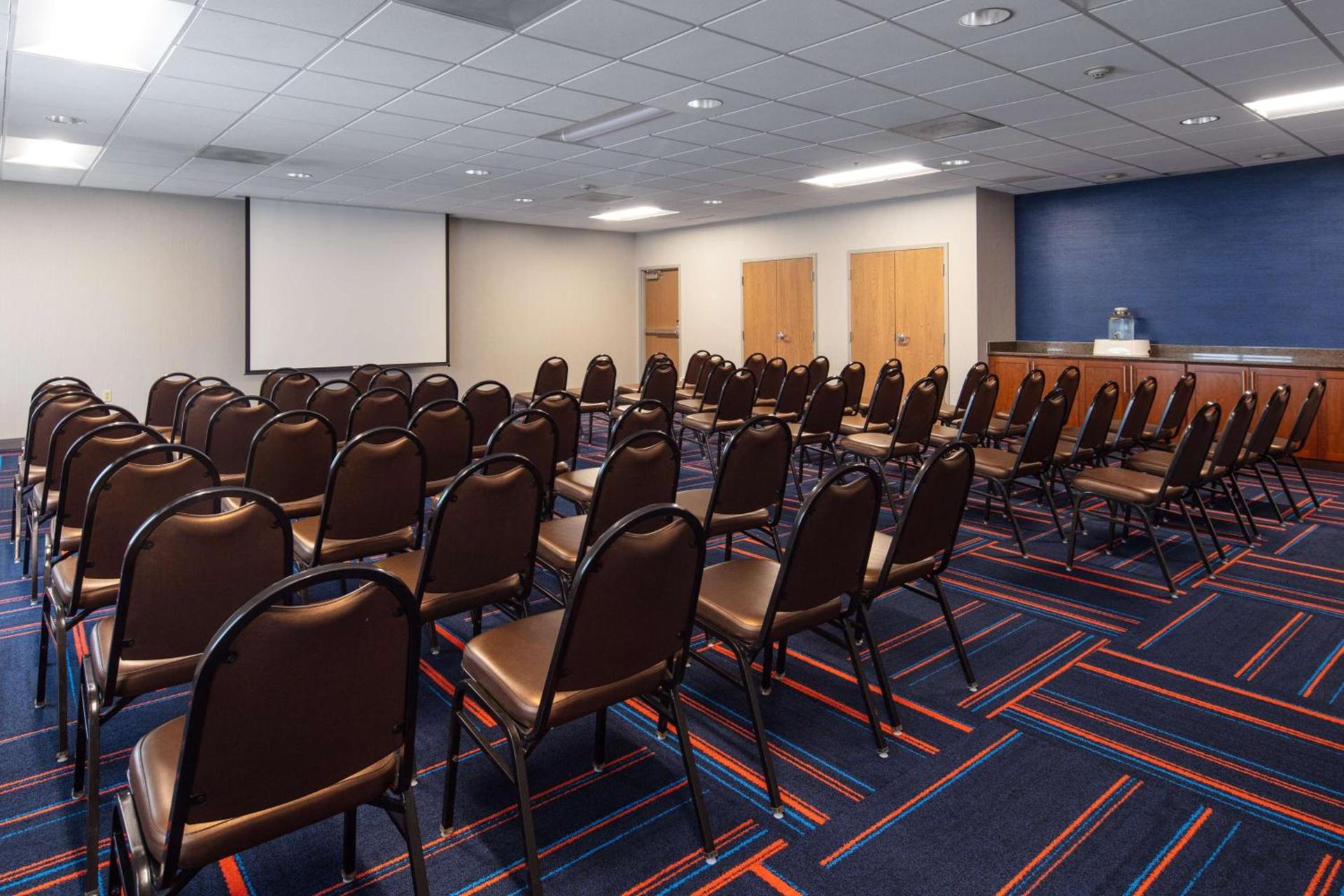 Hampton Inn Medford photo 13