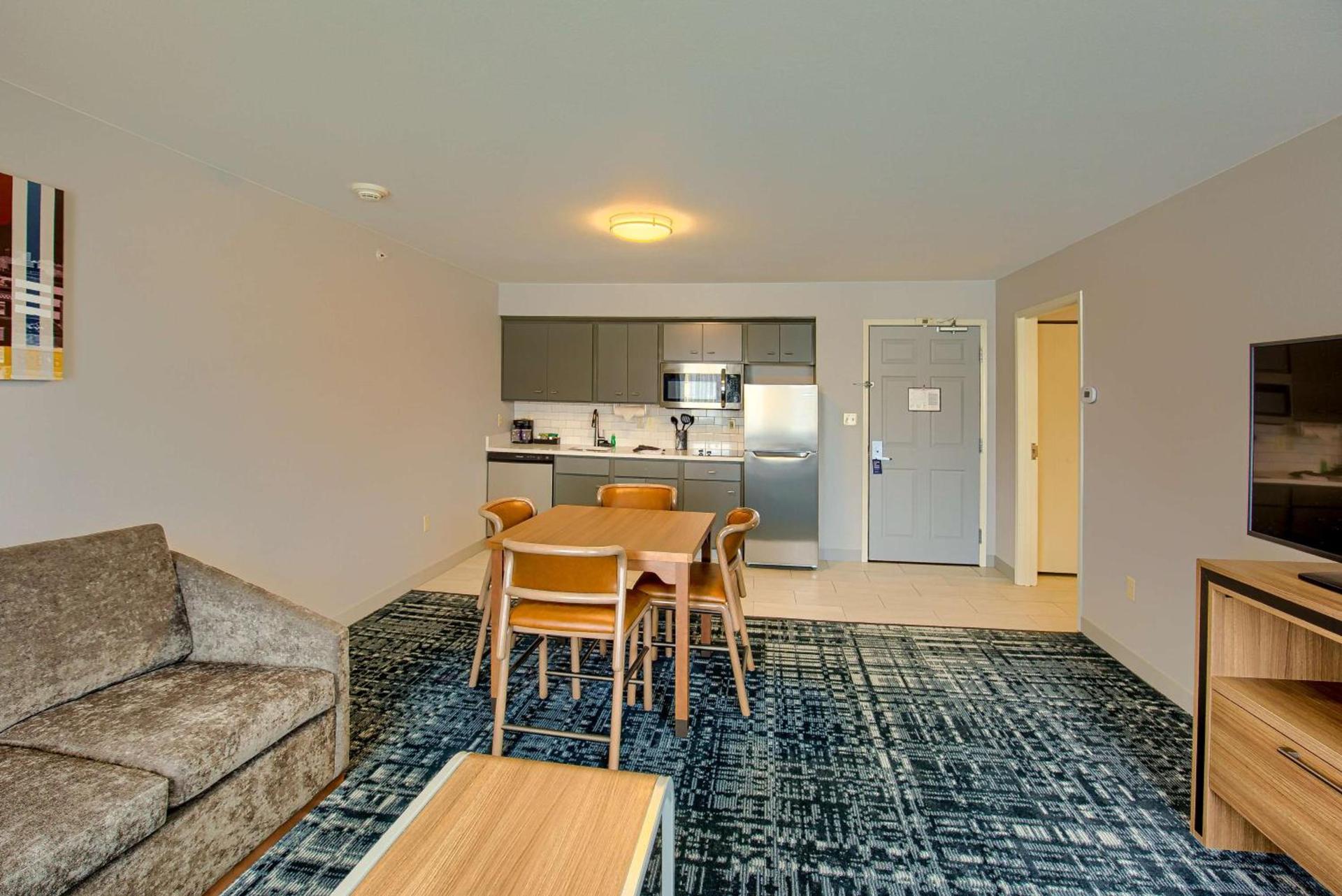Homewood Suites by Hilton South Bend Notre Dame Area photo 6