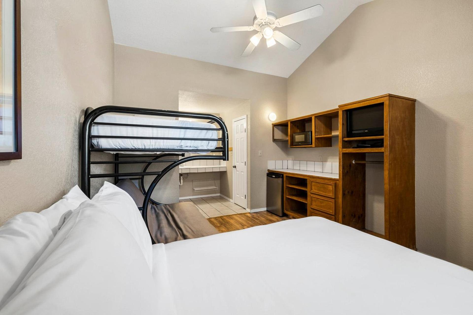 The Claire Hotel photo 20
