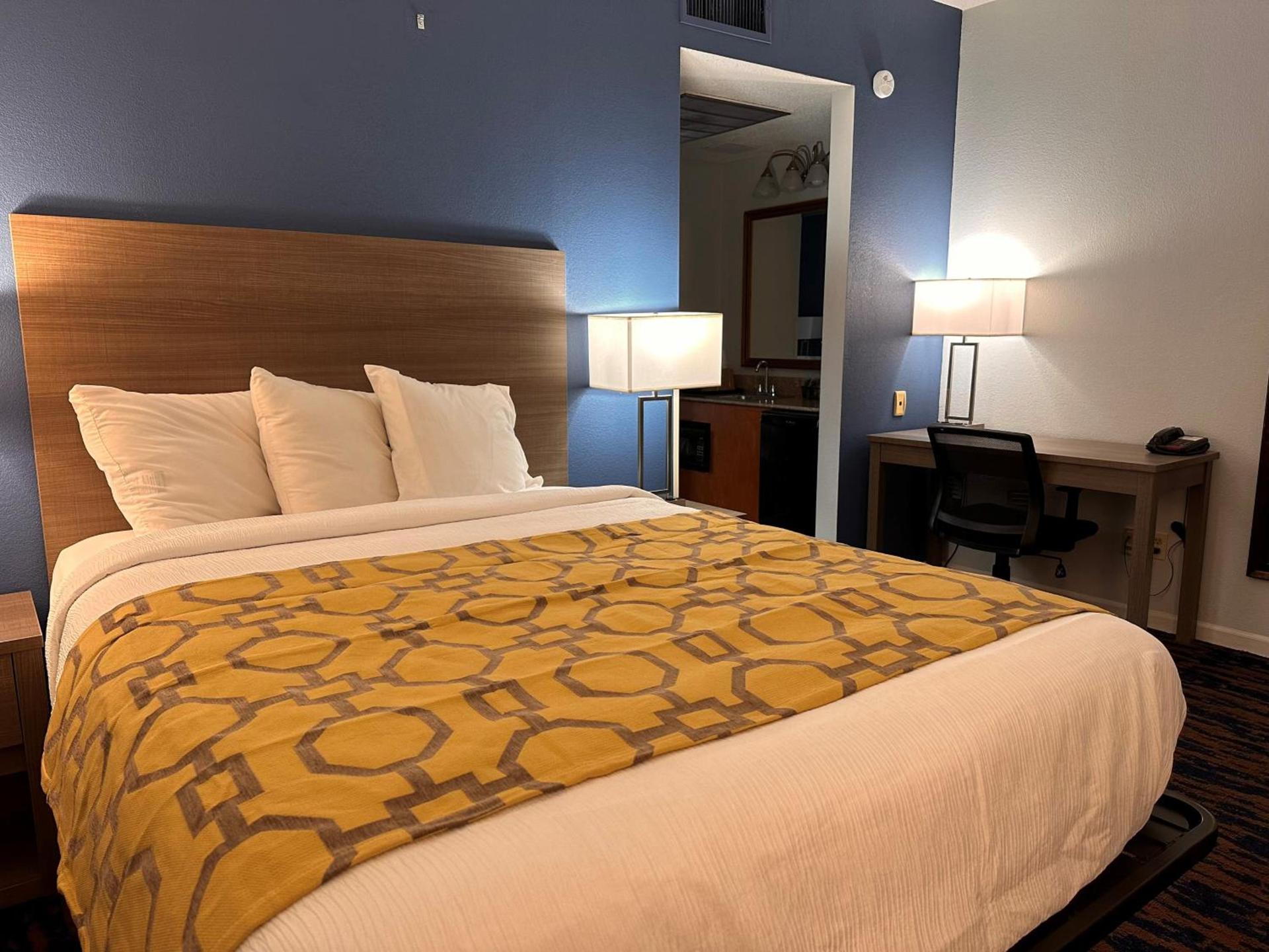 Baymont by Wyndham Indianapolis Northwest photo 26