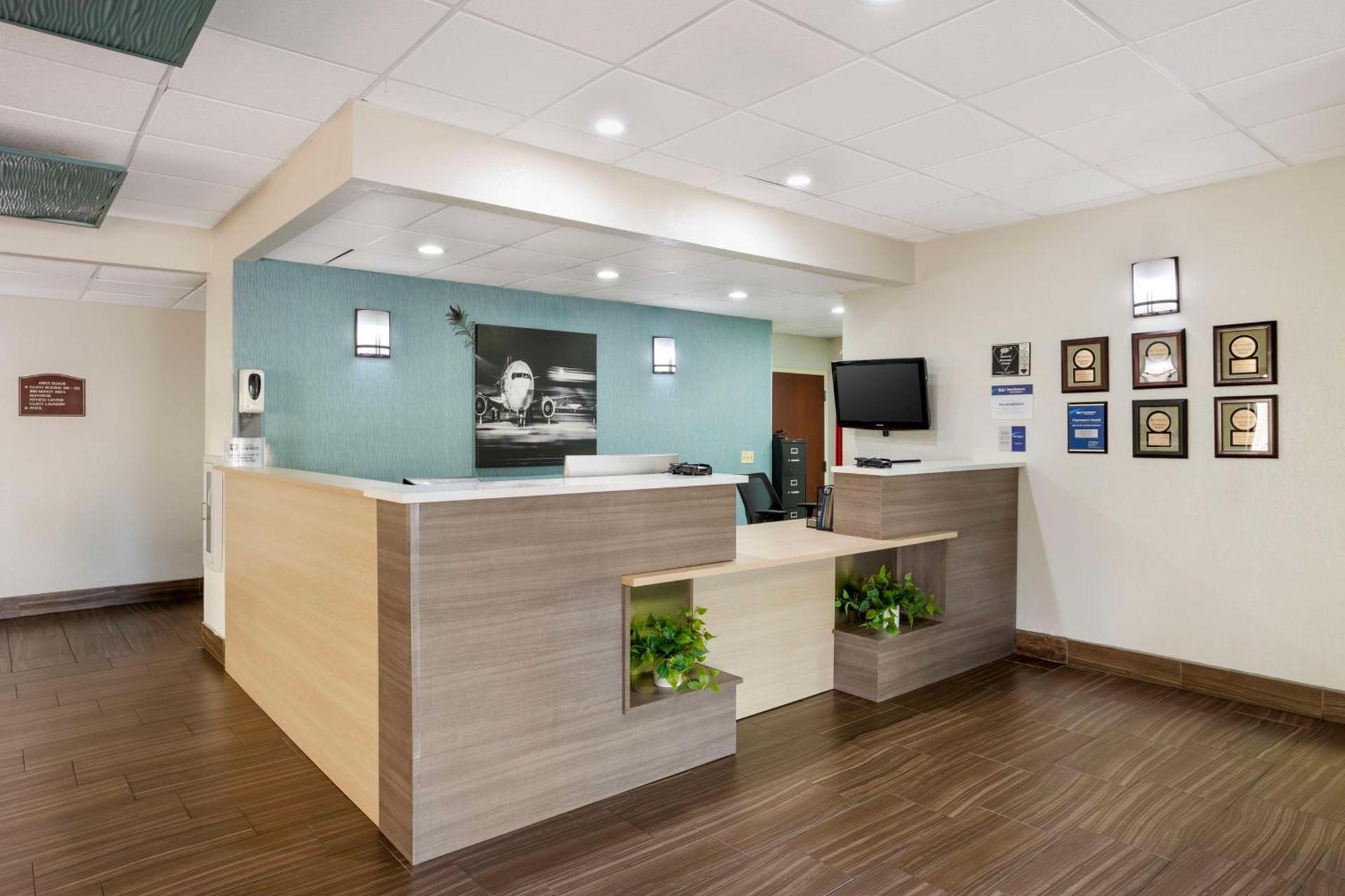 Best Western Plus Springfield Airport Inn photo 12