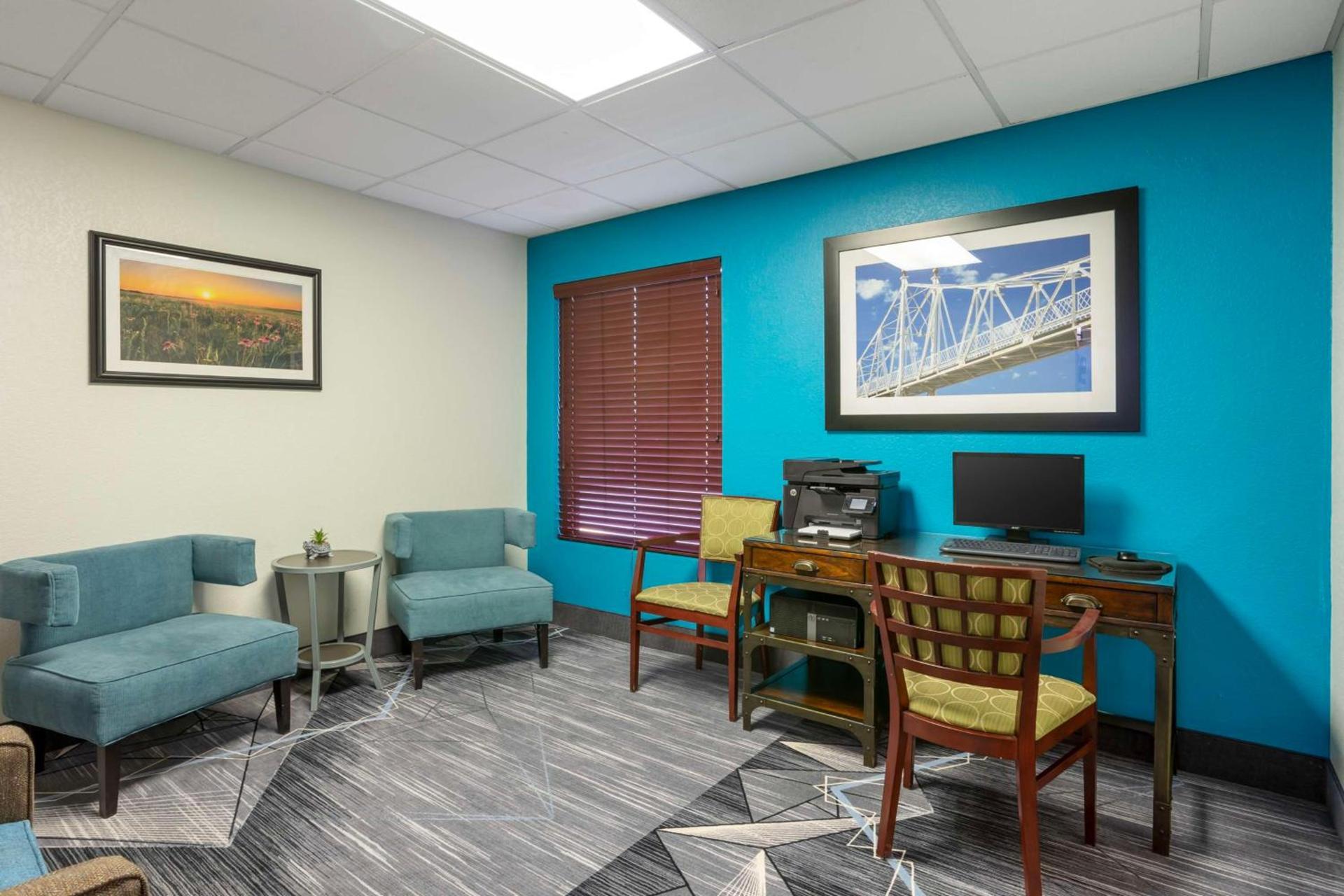 Best Western Plus Springfield Airport Inn photo 8
