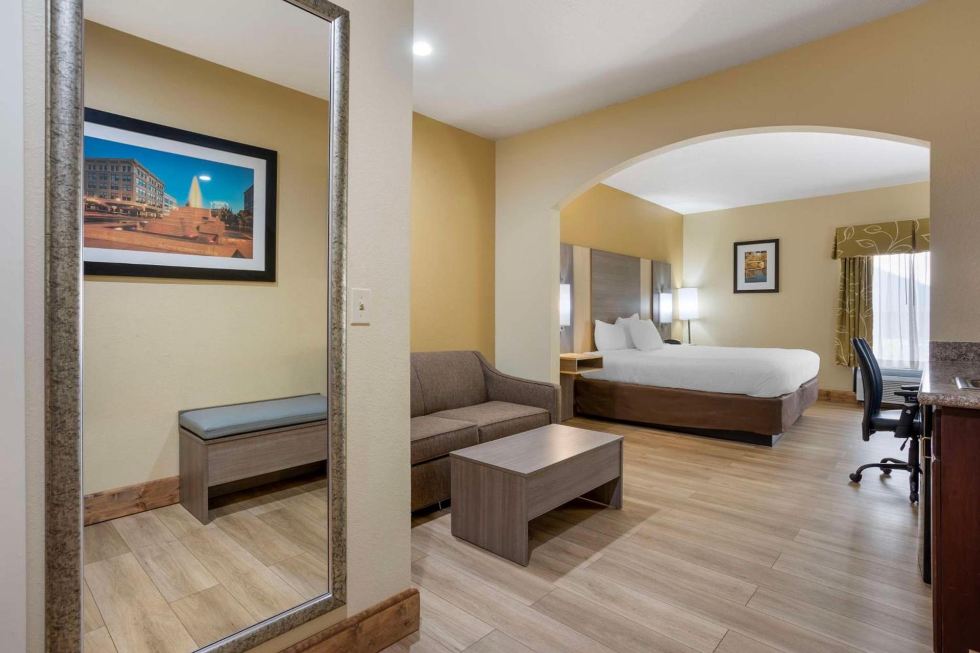 Best Western Plus Springfield Airport Inn photo 13