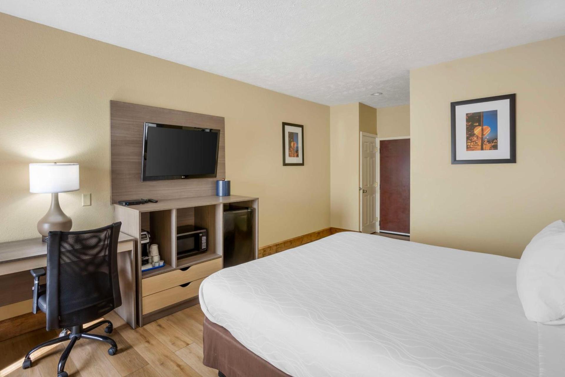 Best Western Plus Springfield Airport Inn photo 19