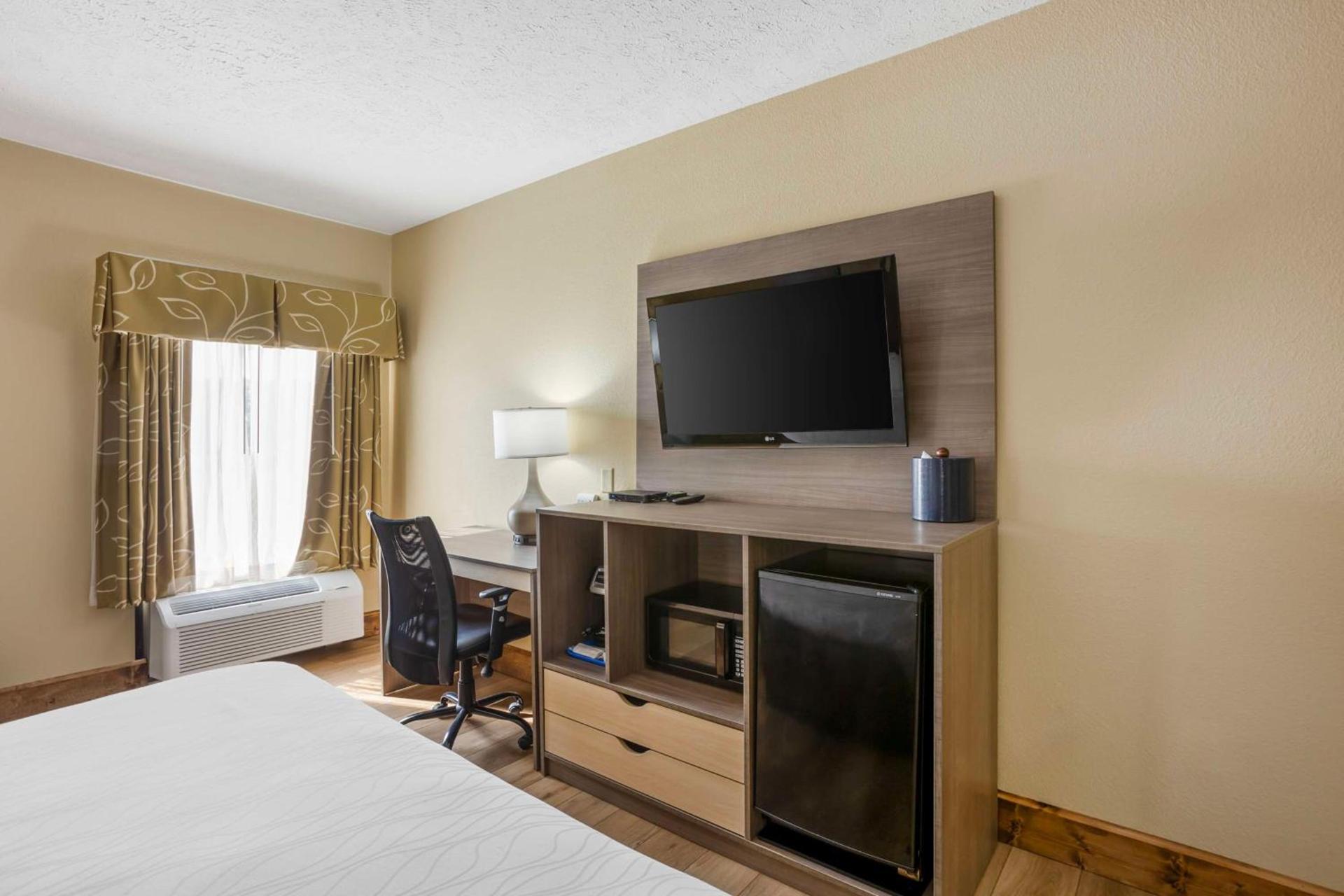 Best Western Plus Springfield Airport Inn photo 20