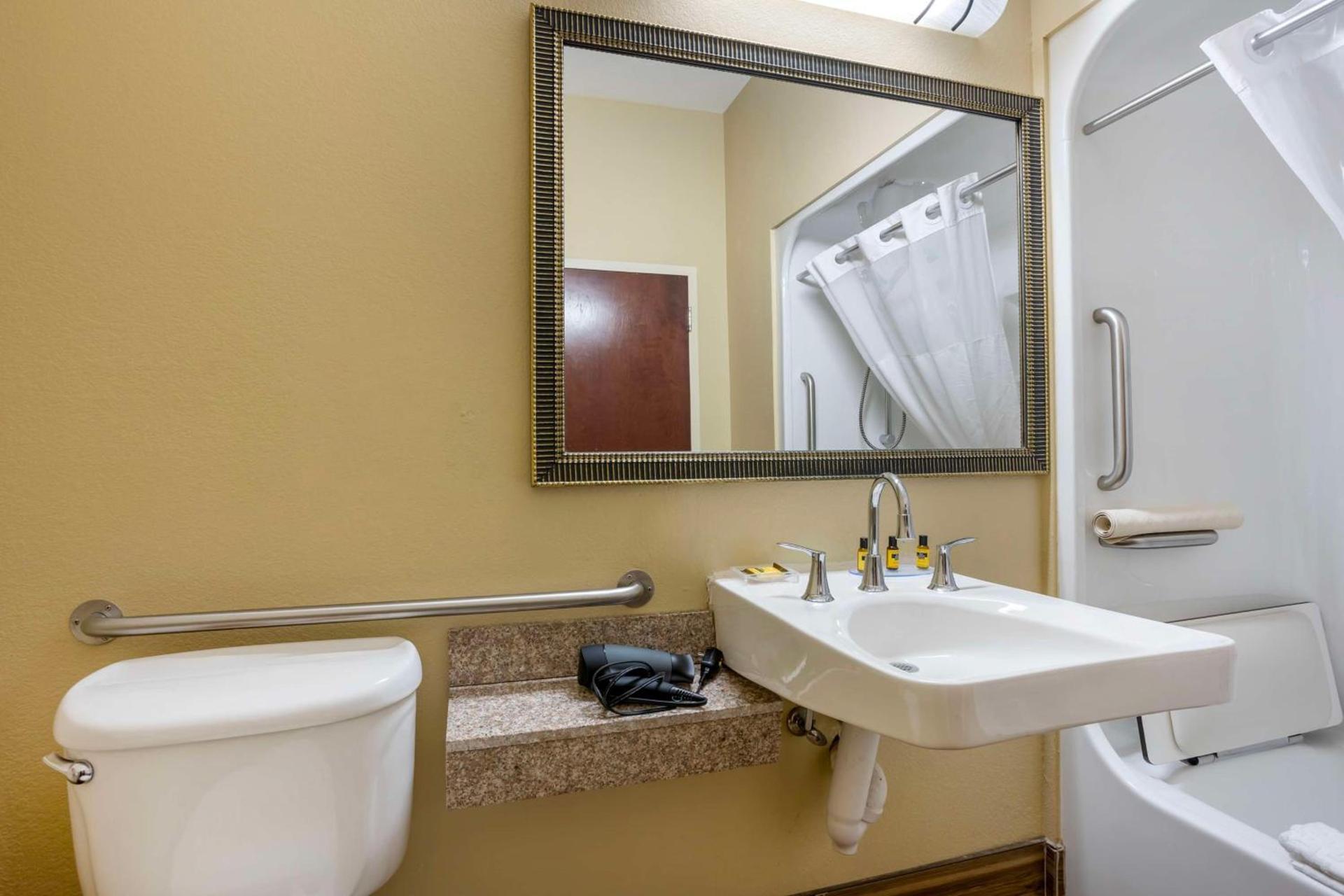 Best Western Plus Springfield Airport Inn photo 24