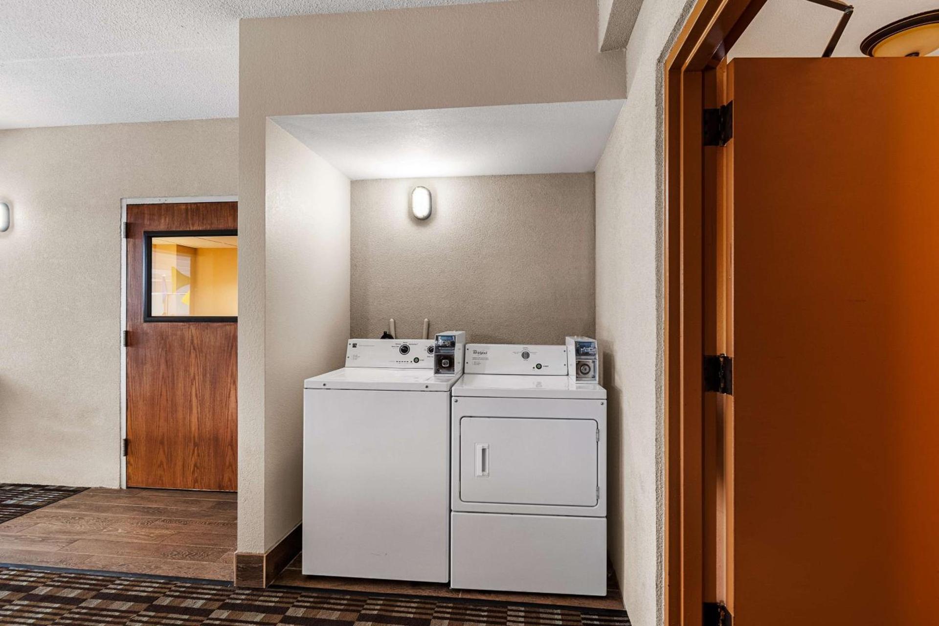 Best Western Bridgeview Hotel photo 10