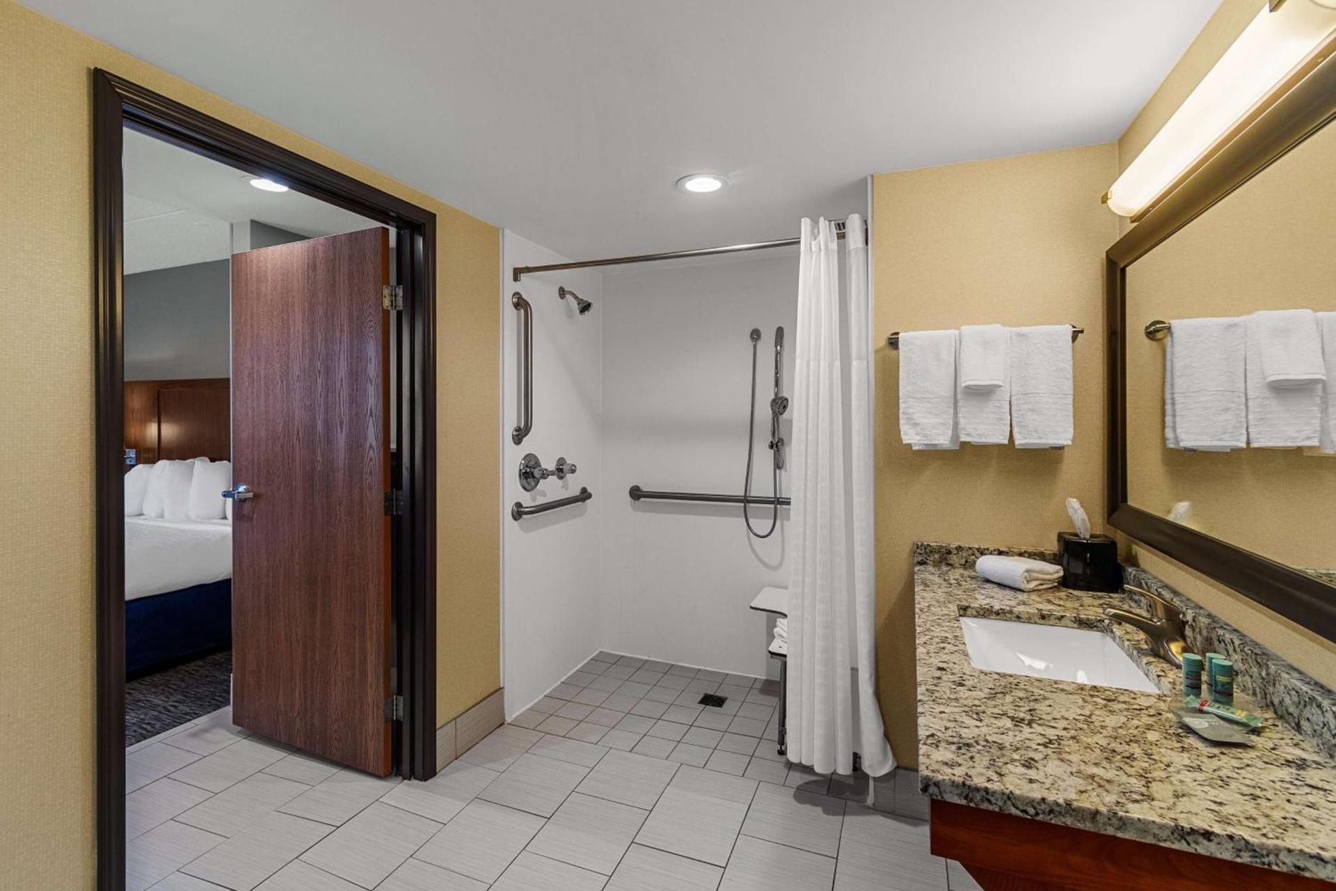 Best Western Bridgeview Hotel photo 16