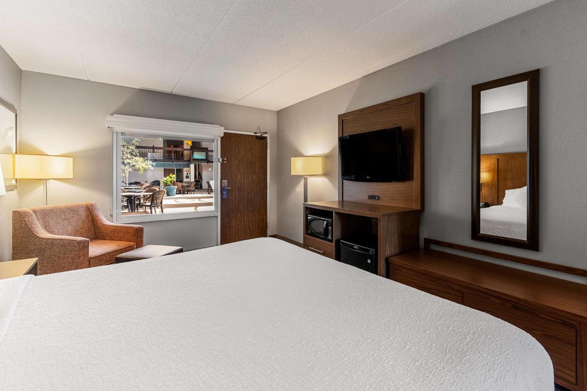 Best Western Bridgeview Hotel photo 24
