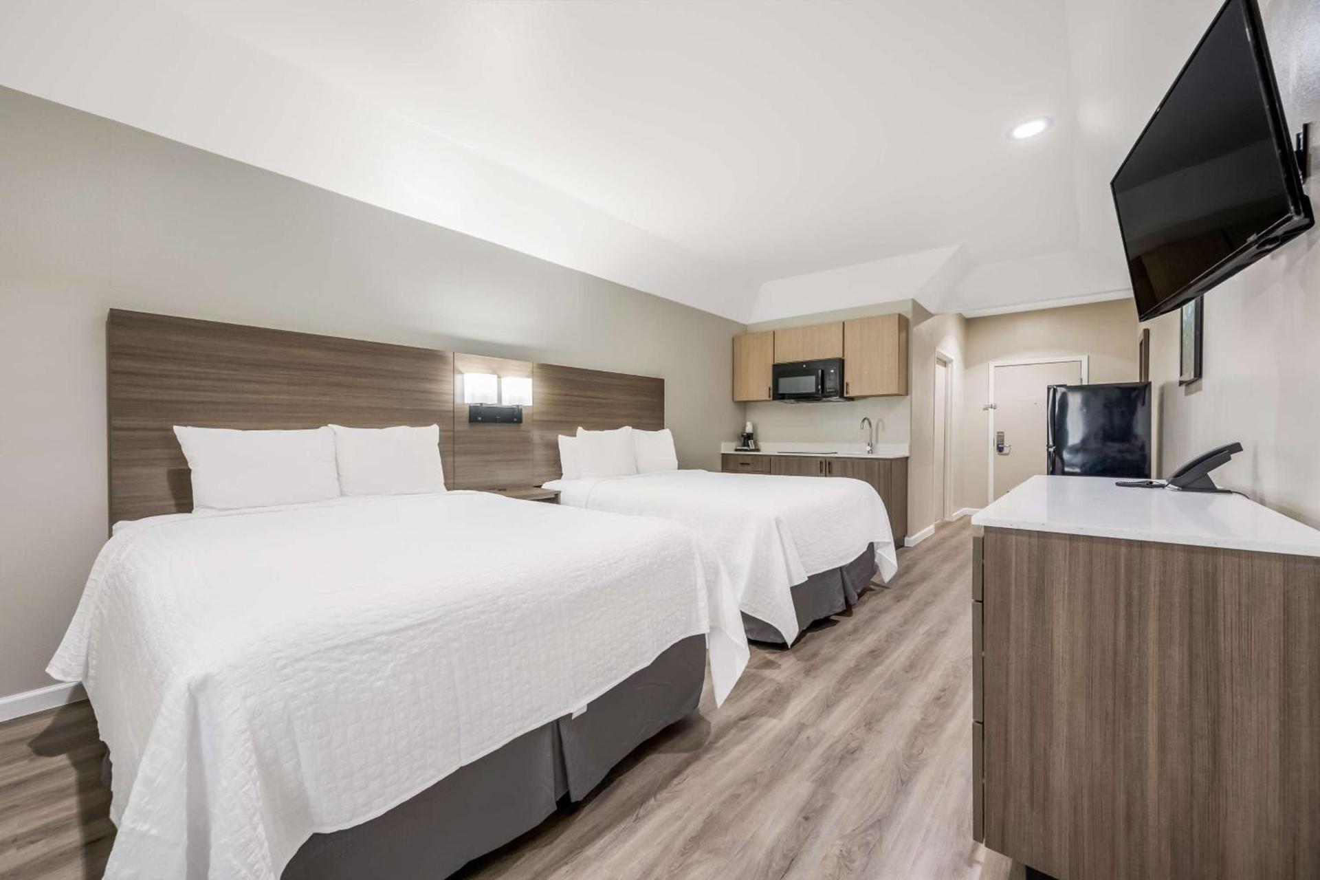 SureStay Studio by Best Western Conroe Downtown photo 5