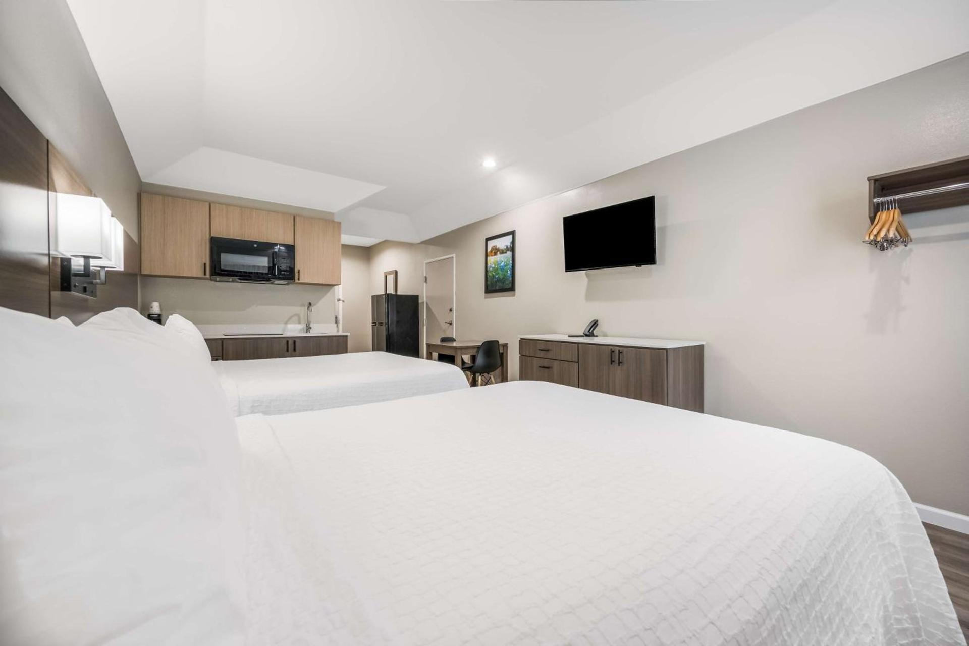 SureStay Studio by Best Western Conroe Downtown photo 27