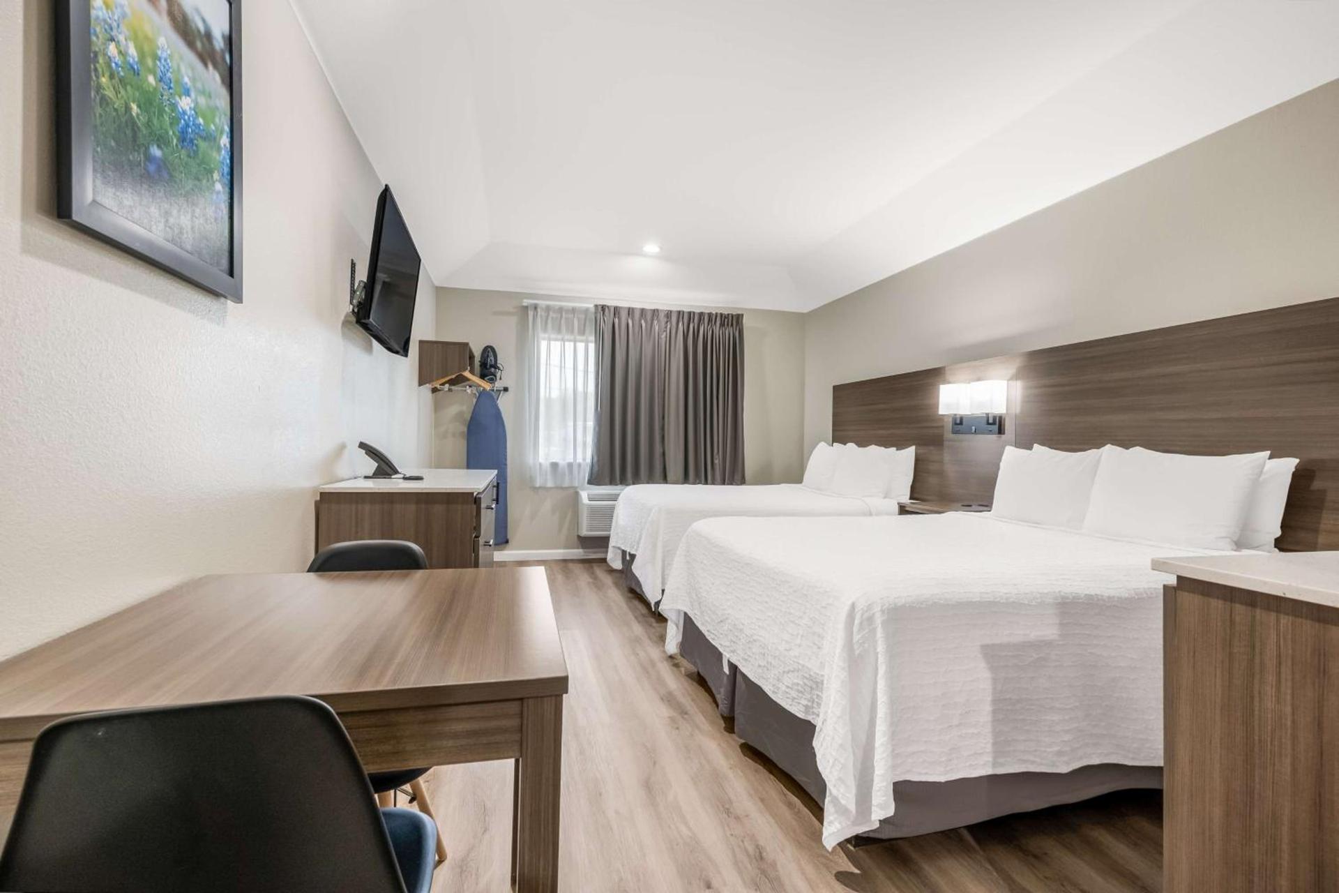 SureStay Studio by Best Western Conroe Downtown photo 28