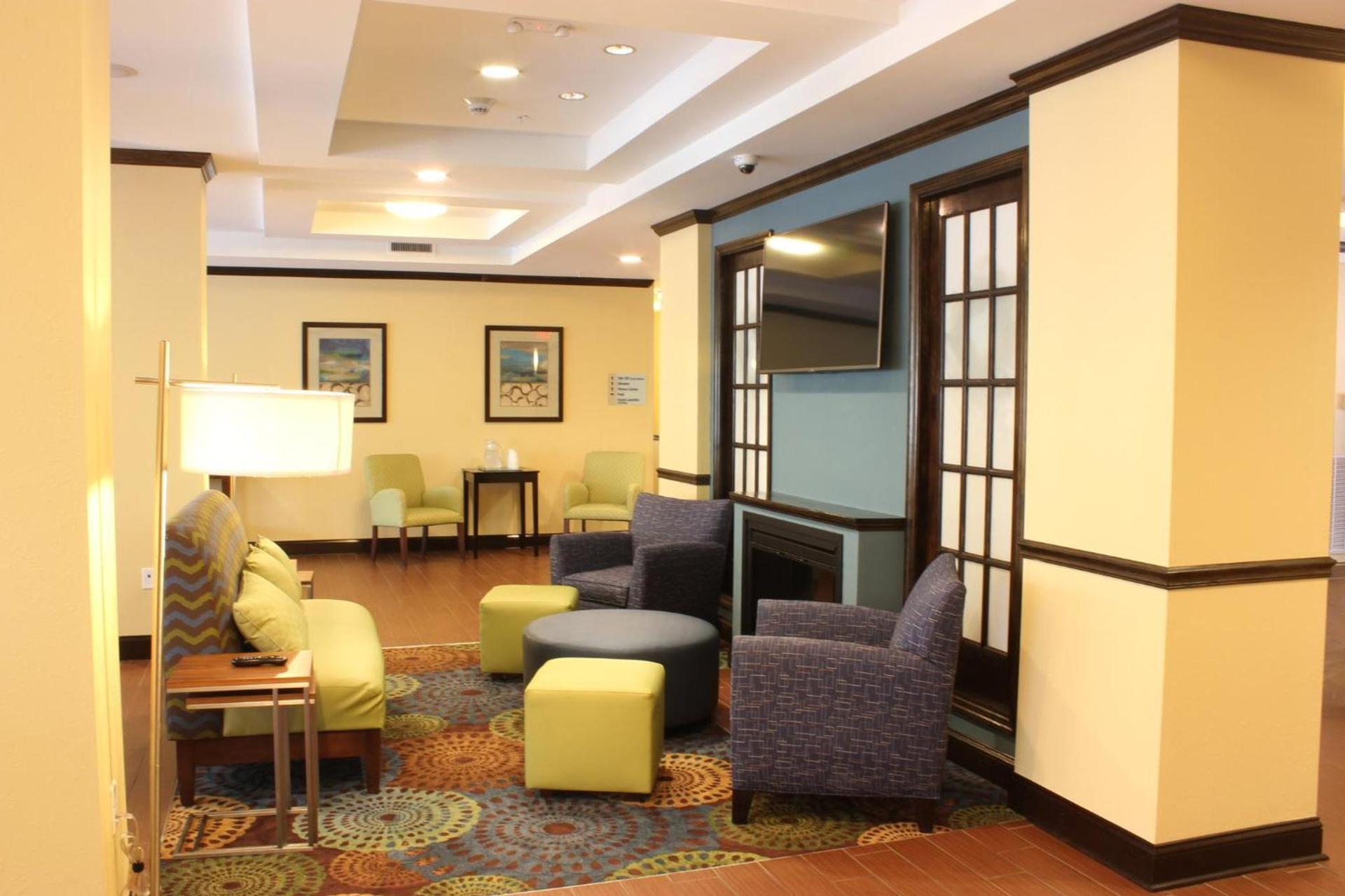 Holiday Inn Express & Suites Lebanon by IHG photo 69