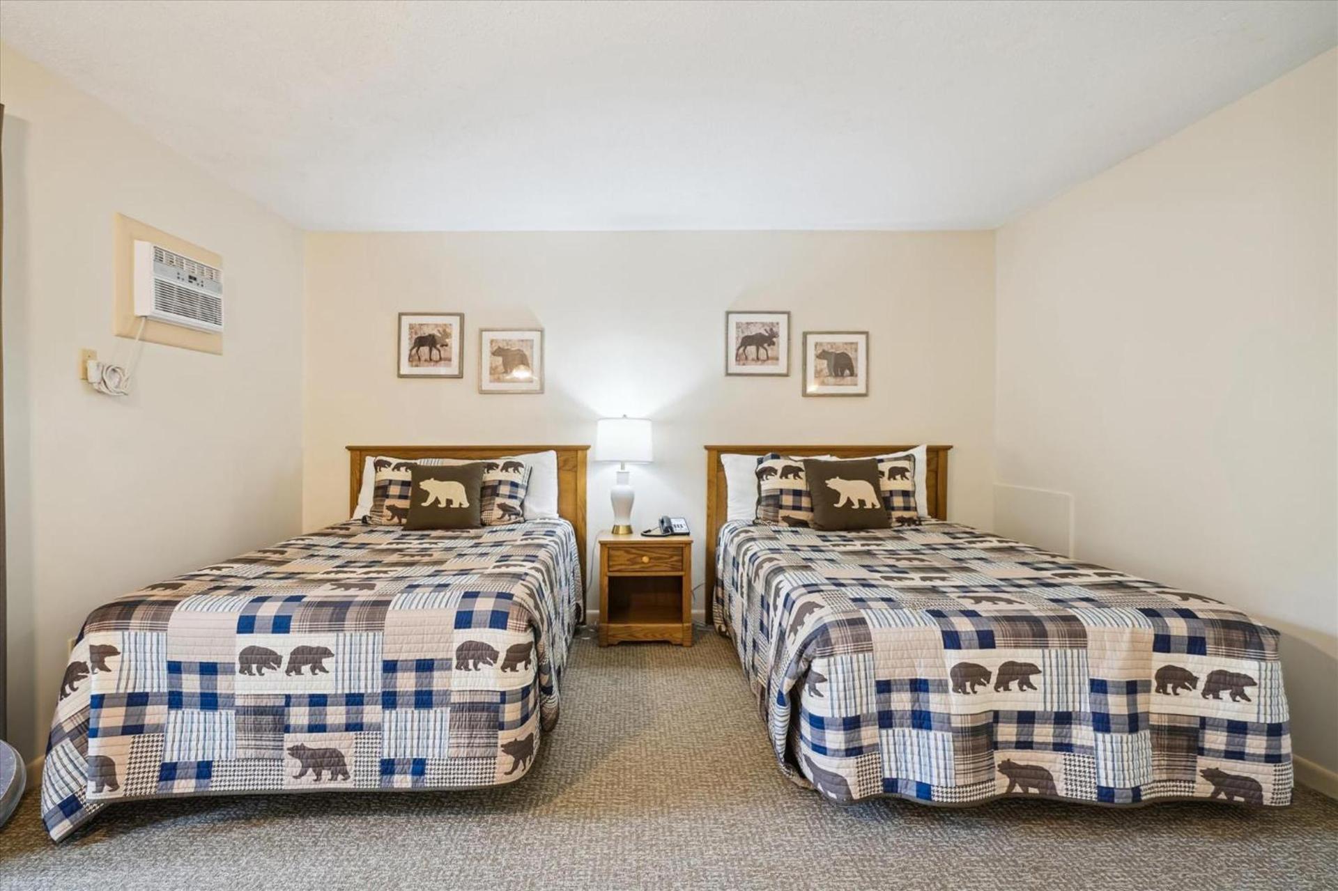 Cedarbrook Hotel Room w/2 doubles 101 photo 17