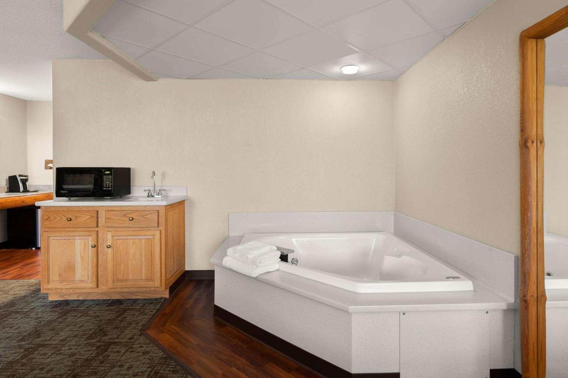 Best Western Northwoods Lodge photo 14