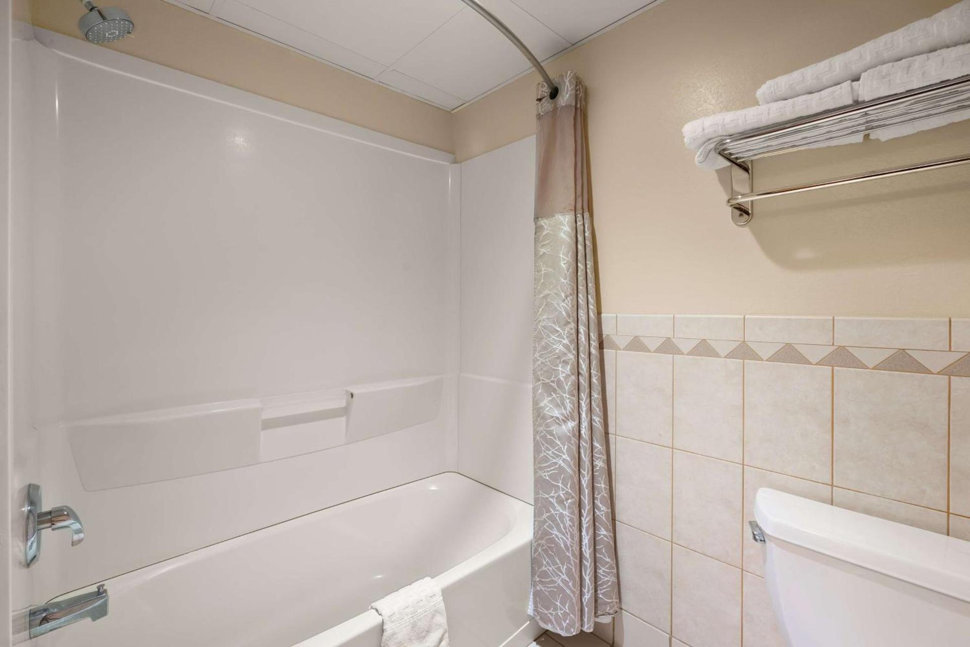 Best Western Northwoods Lodge photo 15