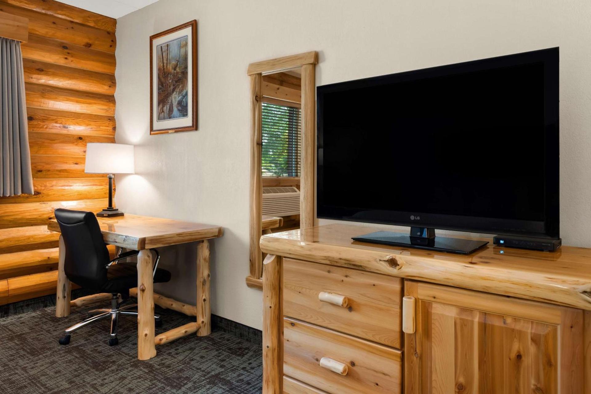 Best Western Northwoods Lodge photo 23